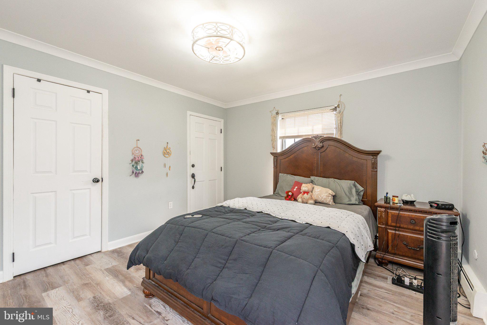 323 GILL LANE 12R