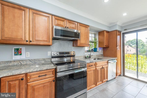 323 GILL LN APT 12R, ISELIN, NJ 08830 - Image fa2dfc9e553d69effa0bc40af955edf8/2810971152