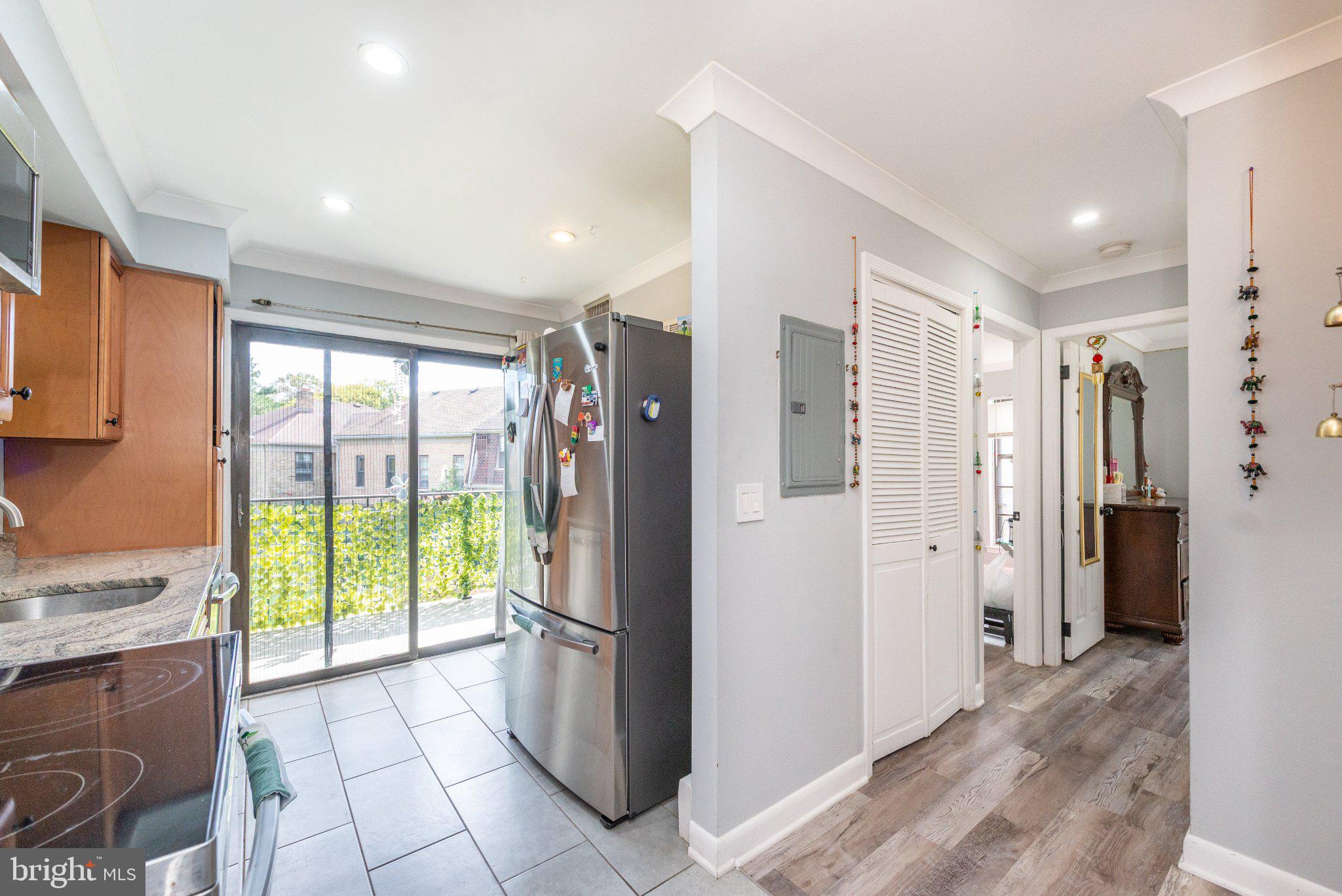 323 GILL LANE 12R