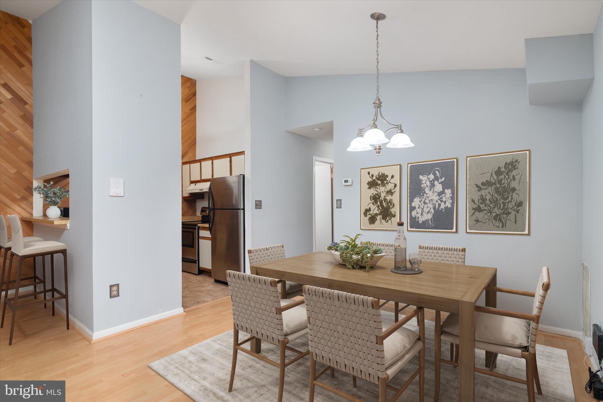 CROMWELL FOUNTAIN - Residential