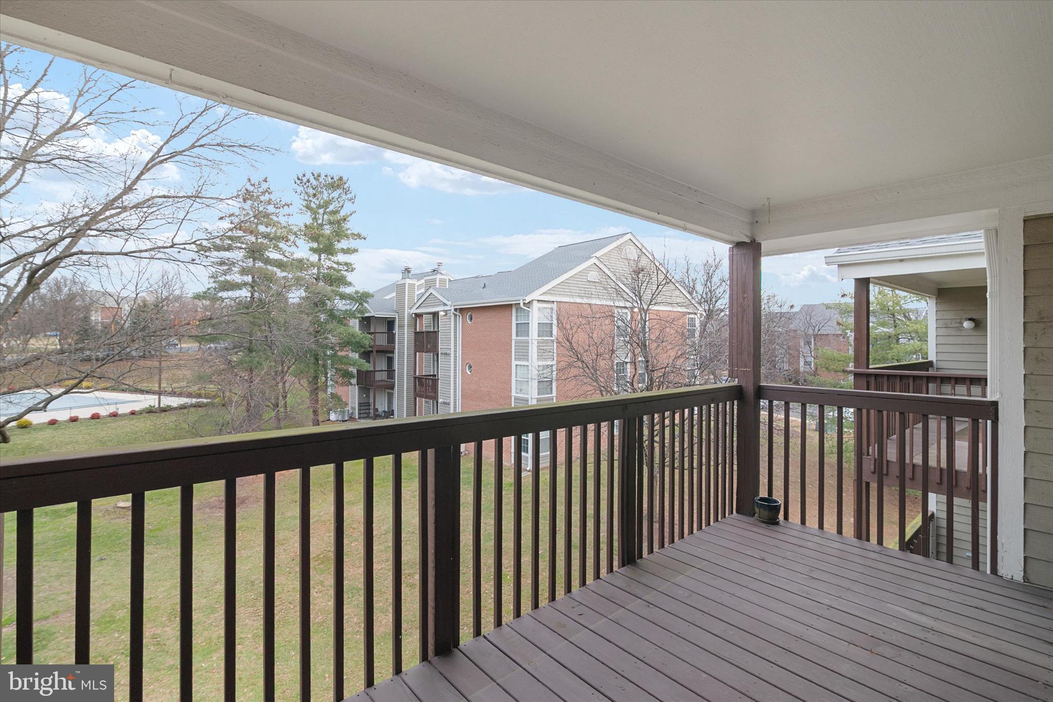 CROMWELL FOUNTAIN - Residential