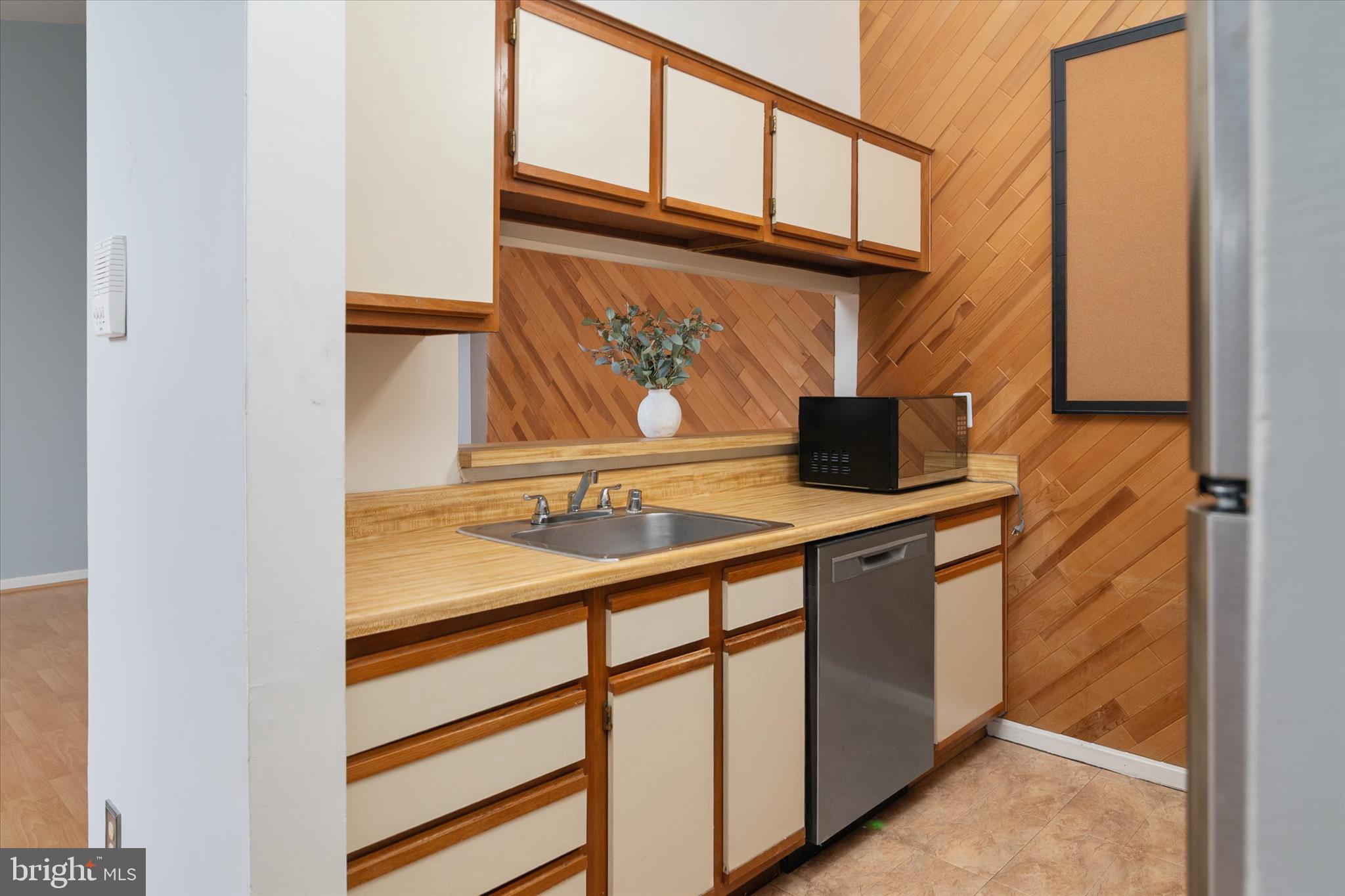 CROMWELL FOUNTAIN - Residential