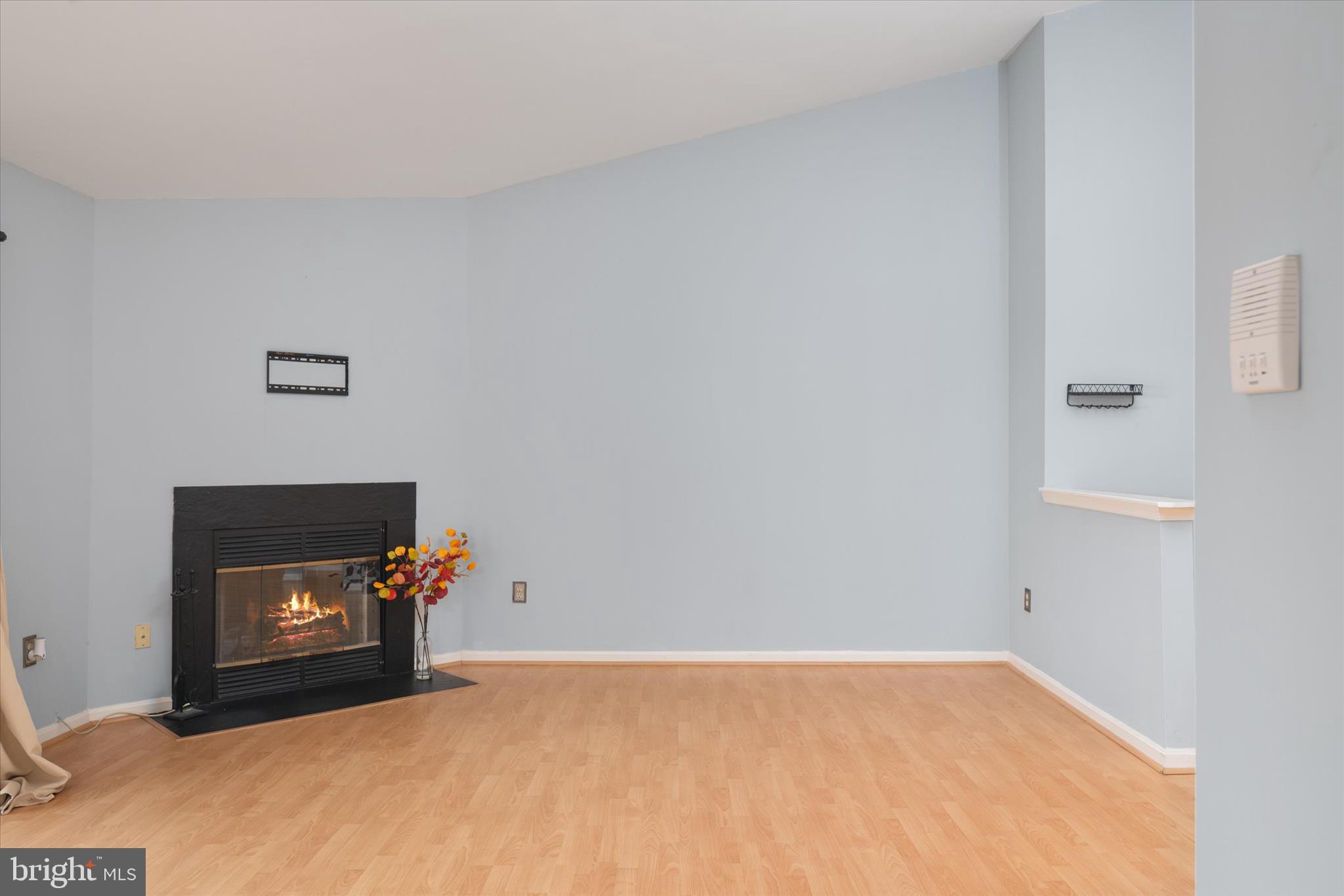 CROMWELL FOUNTAIN - Residential