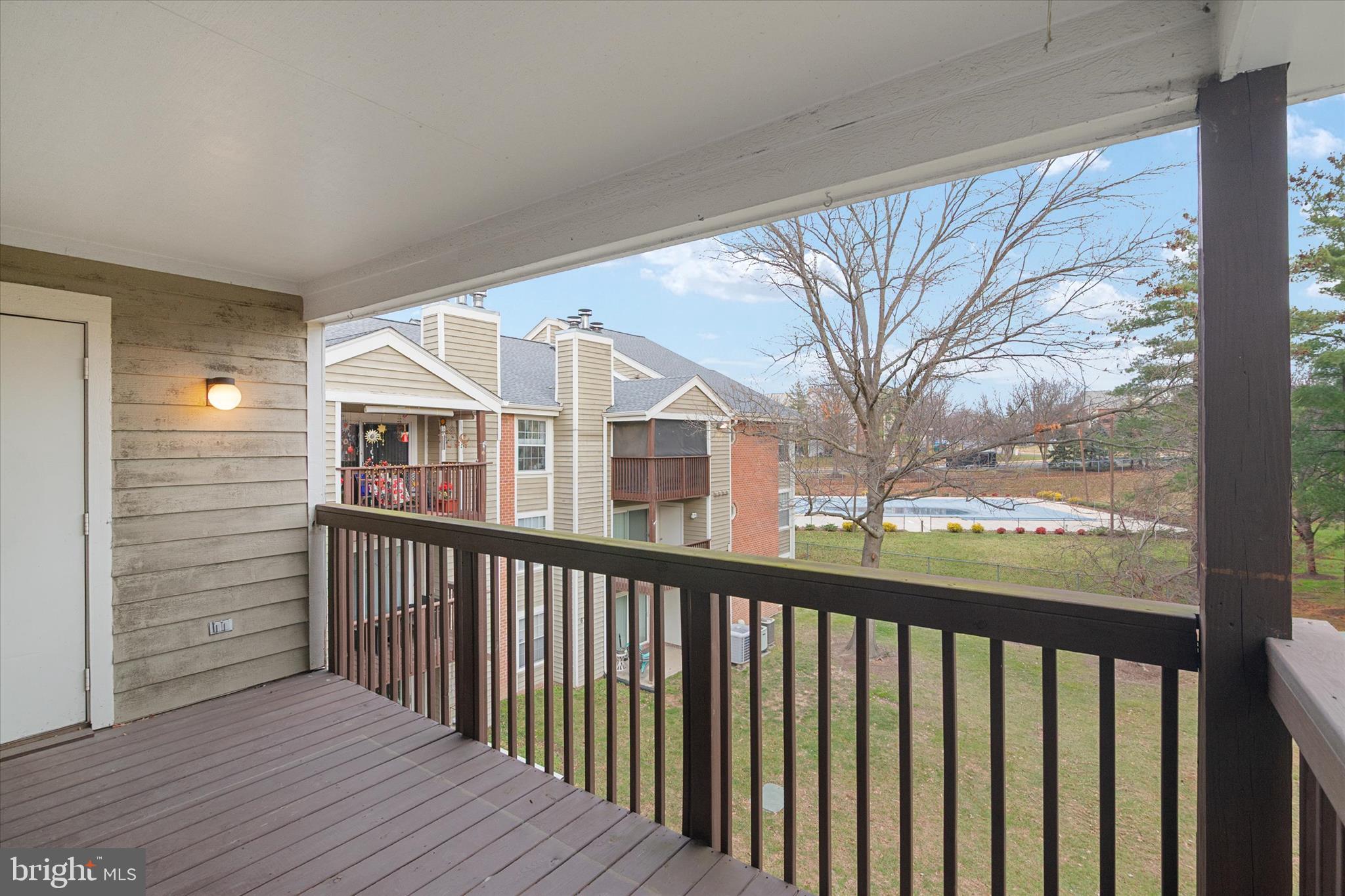 CROMWELL FOUNTAIN - Residential