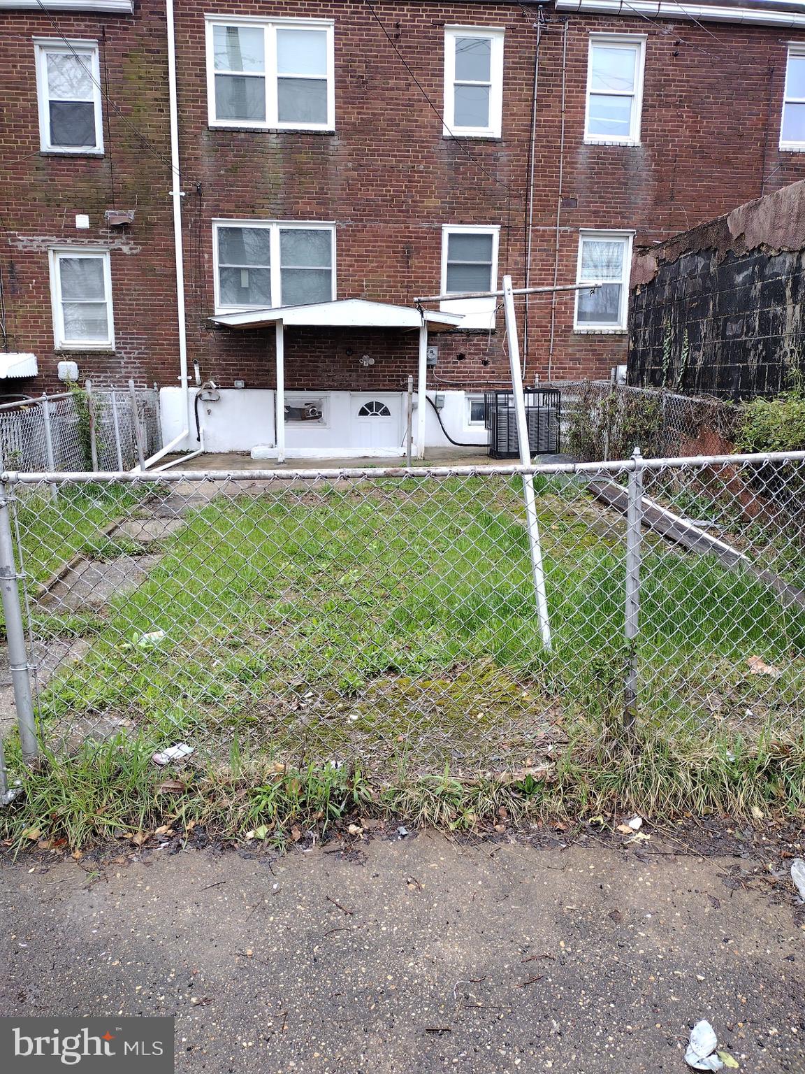 EAST BALTIMORE MIDWAY - Residential