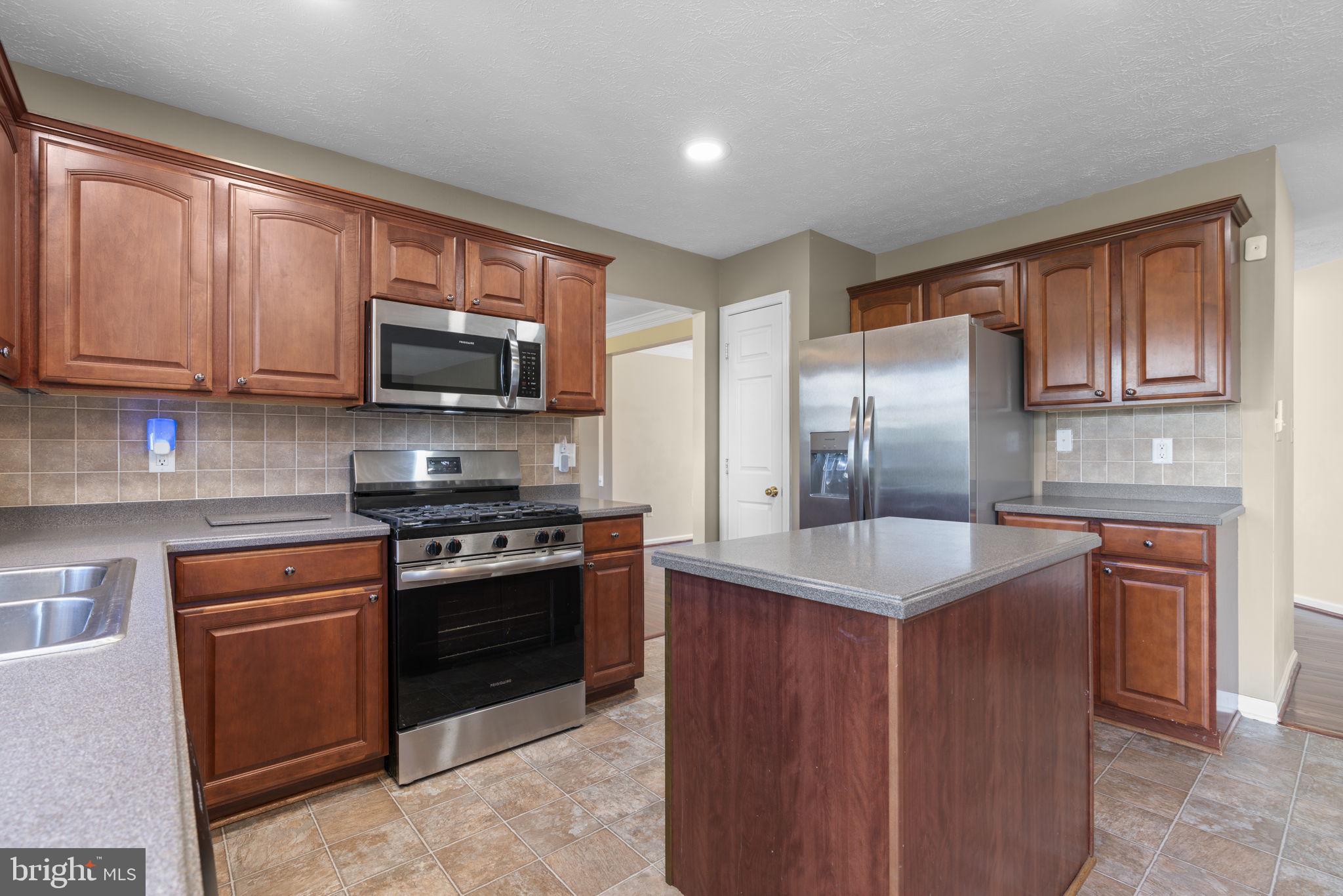 DEER RUN AT MAYFIELD - Residential