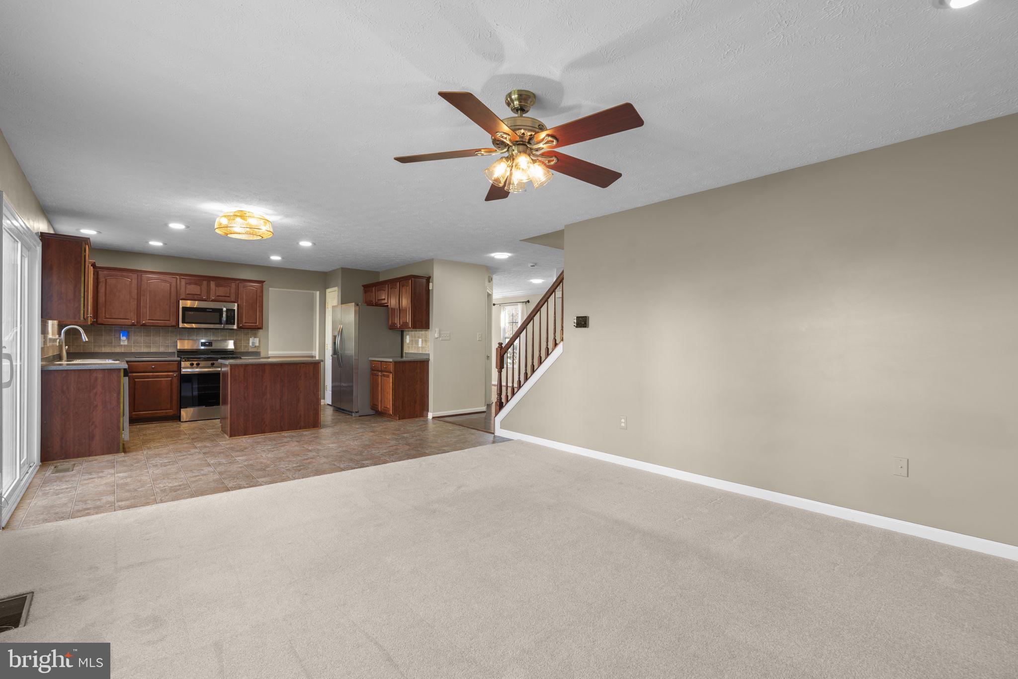 DEER RUN AT MAYFIELD - Residential