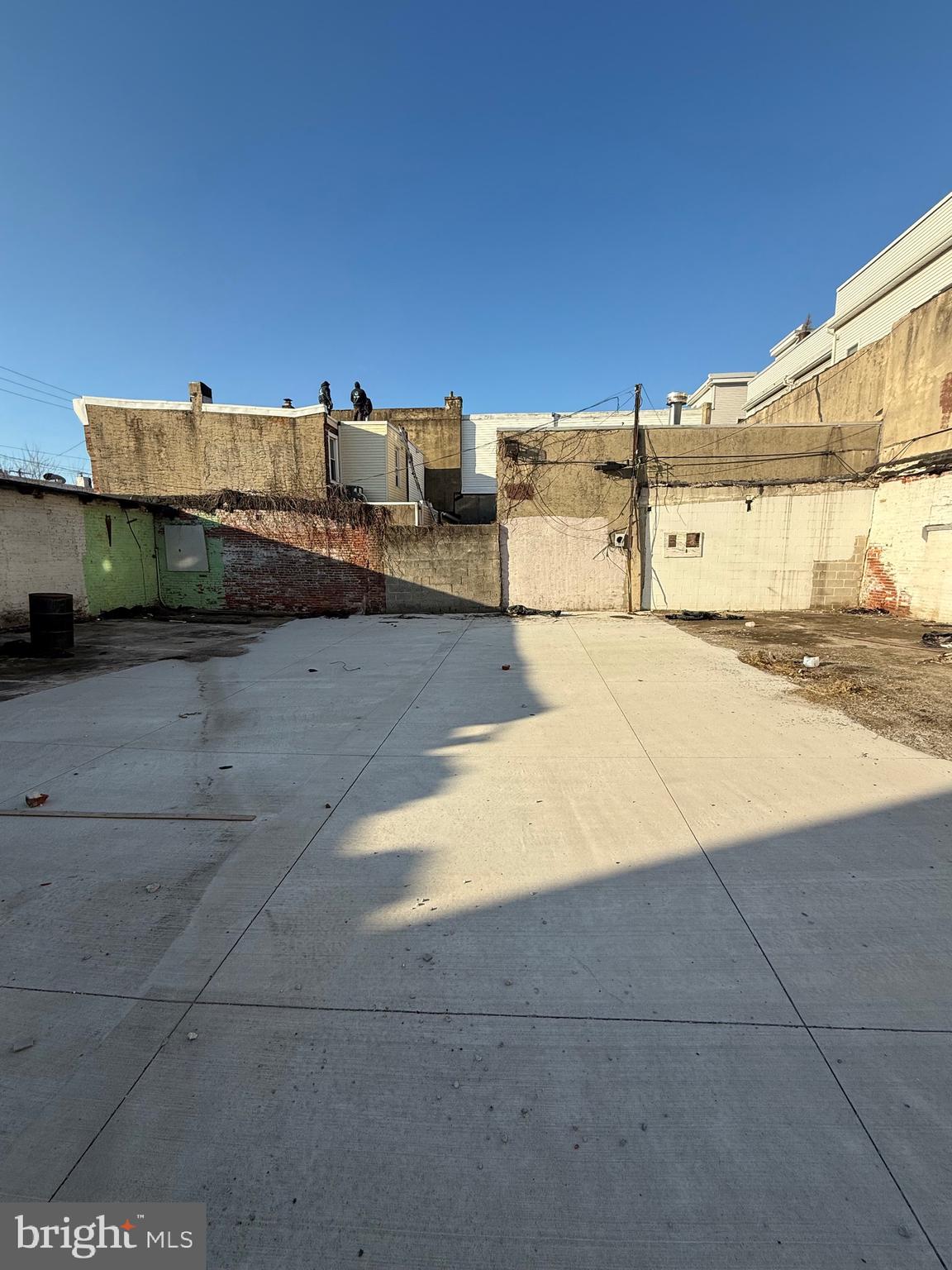 PORT RICHMOND - Commercial Lease