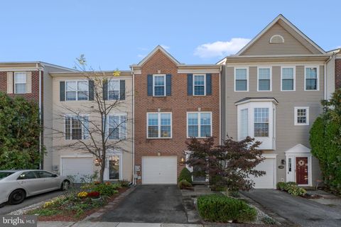 2404 HUNTWOOD COURT FREDERICK MD 21702
