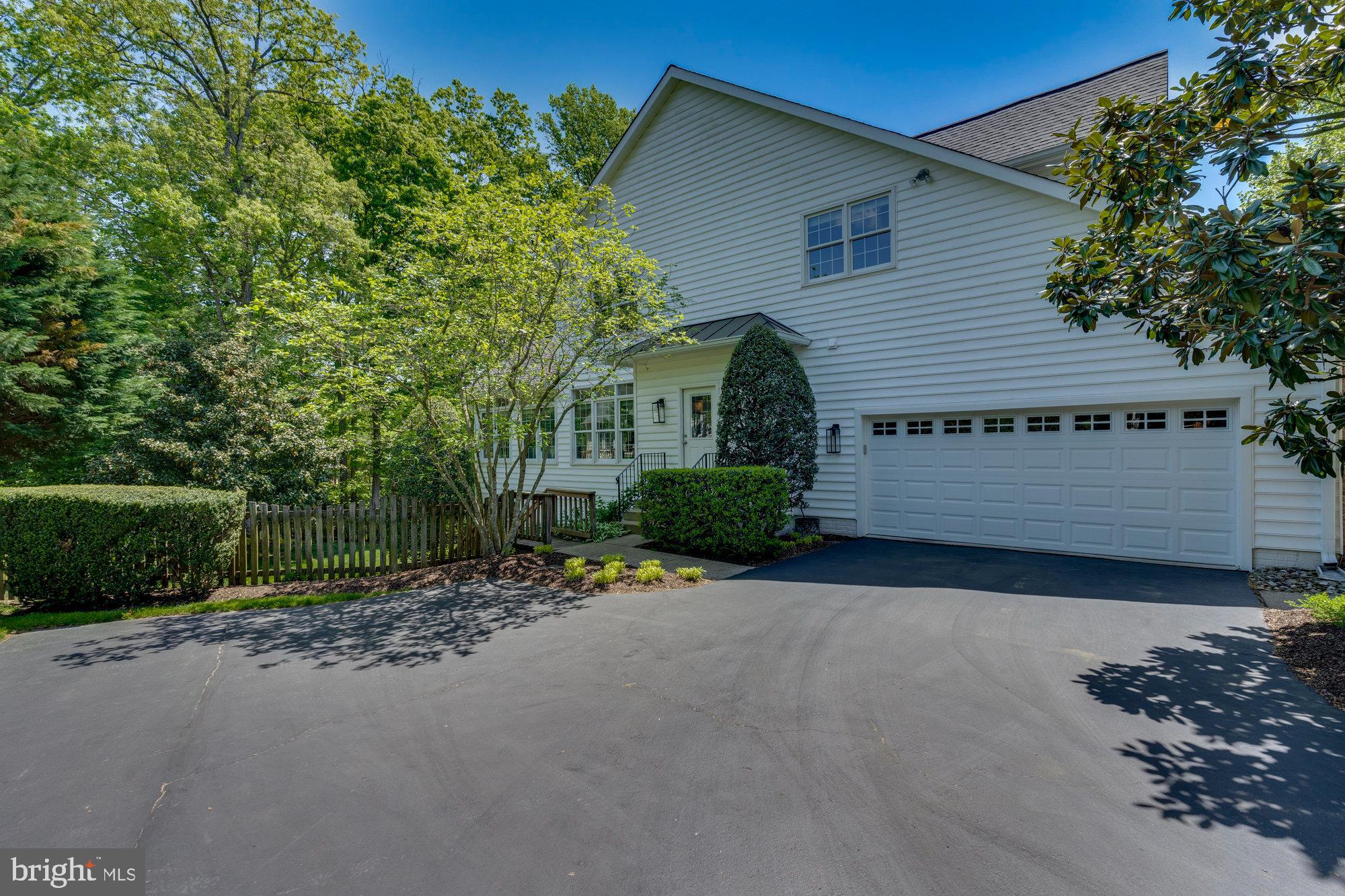 MANORS AT WOLF TRAP - Residential