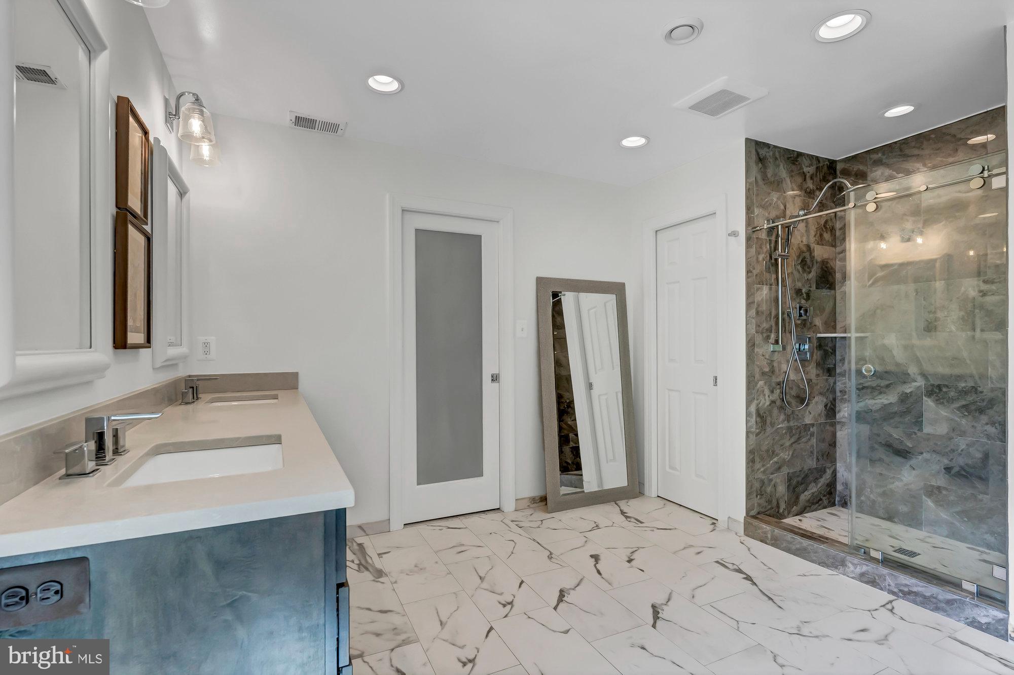 MANORS AT WOLF TRAP - Residential