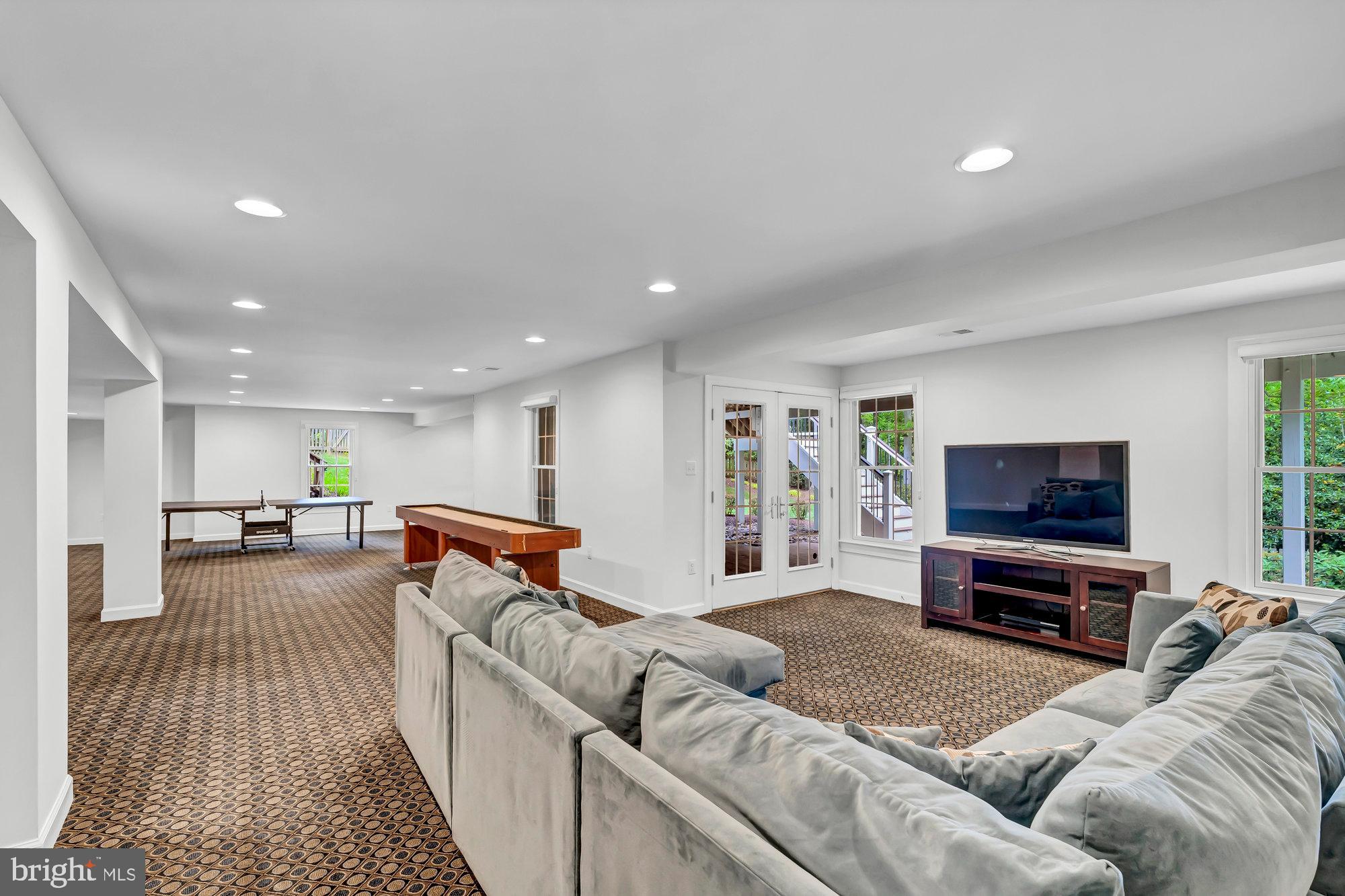 MANORS AT WOLF TRAP - Residential