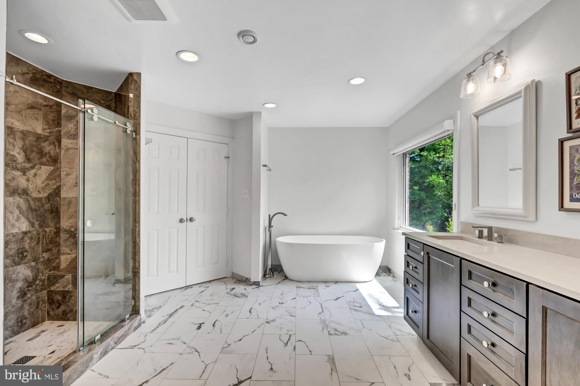 MANORS AT WOLF TRAP - Residential