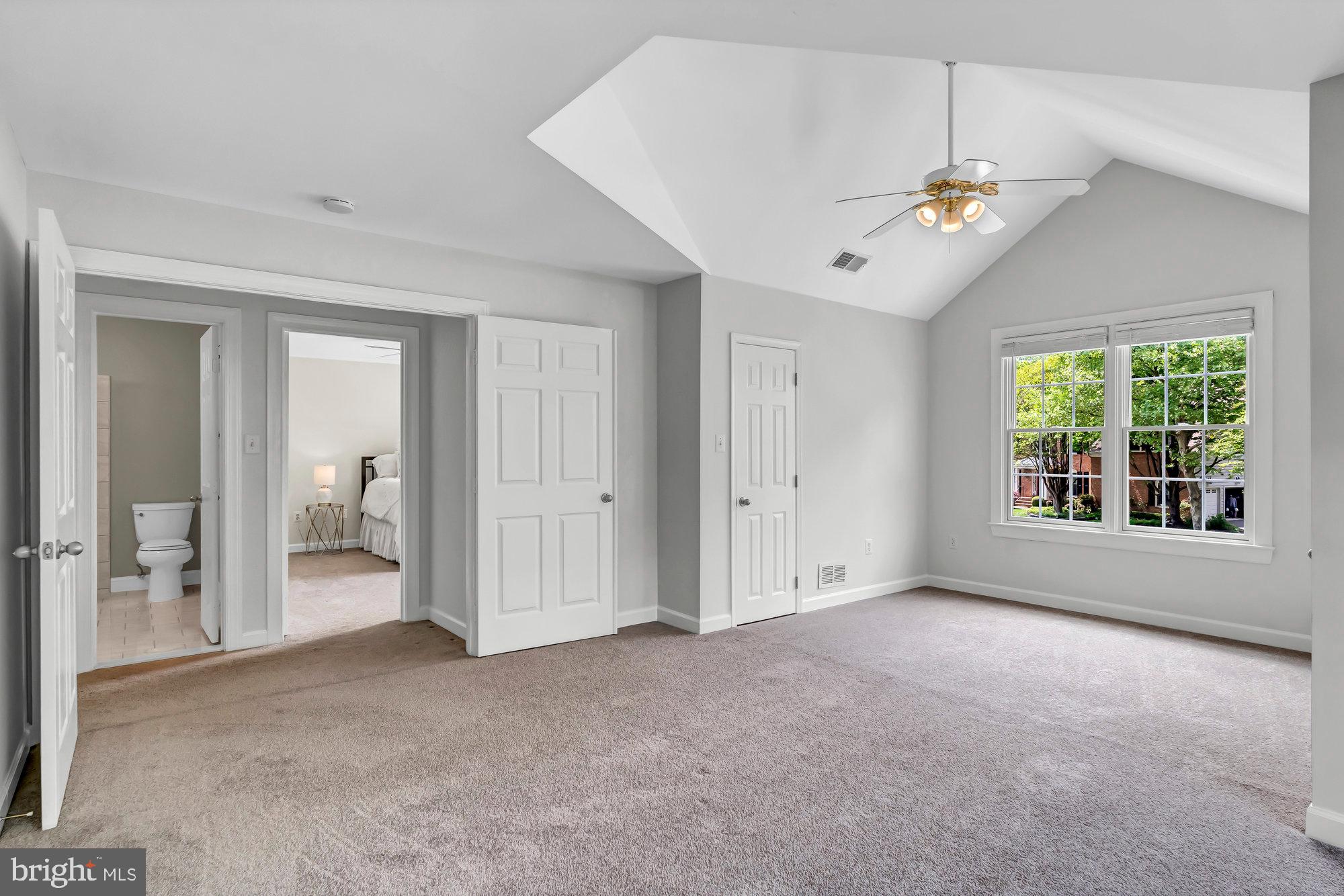 MANORS AT WOLF TRAP - Residential