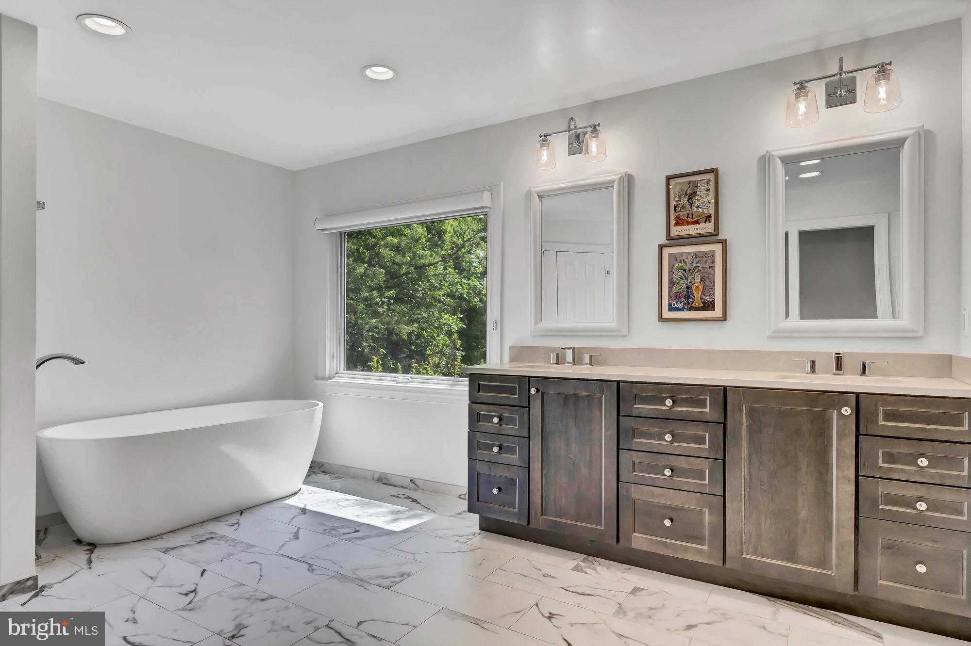 MANORS AT WOLF TRAP - Residential