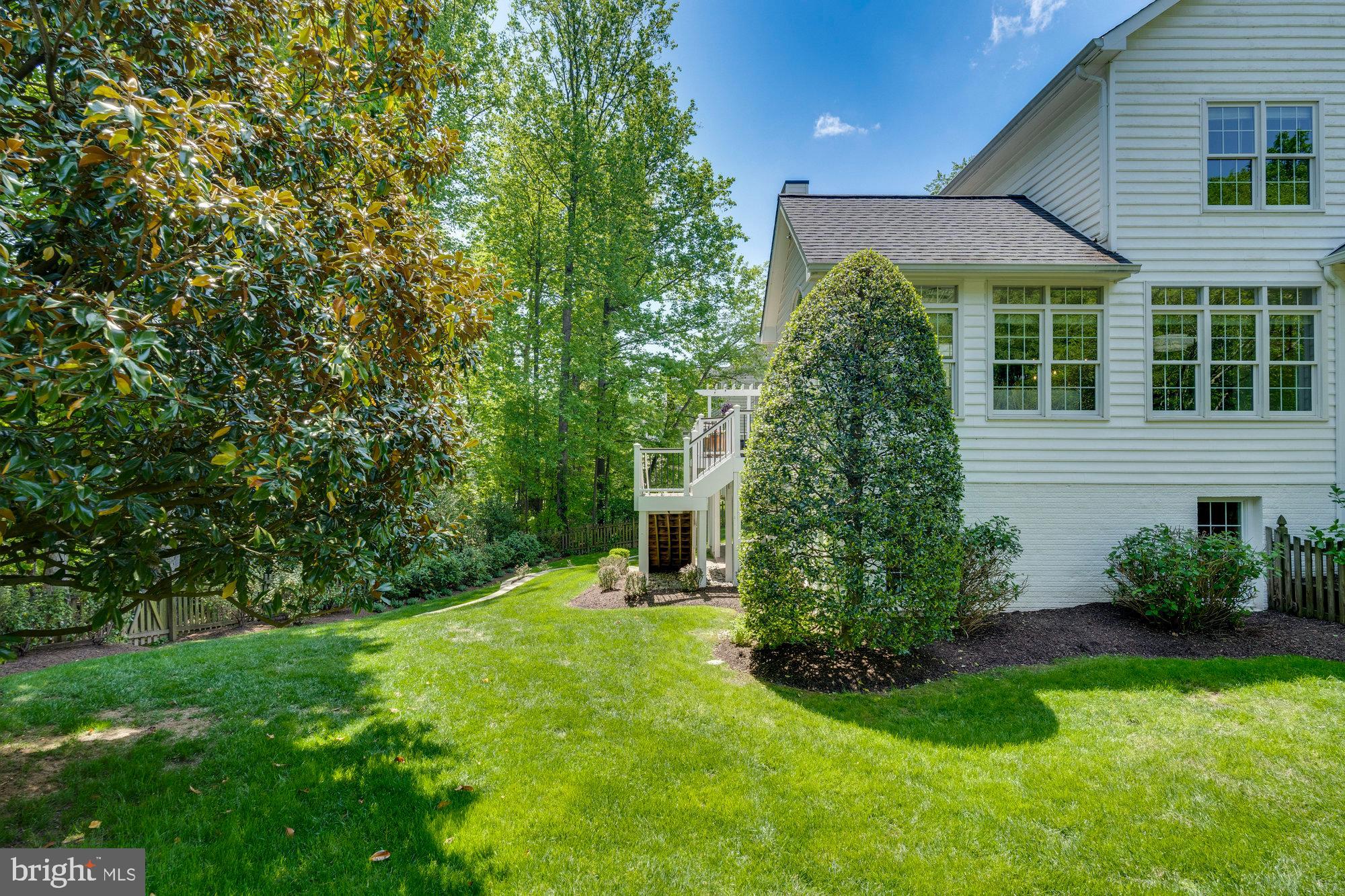 MANORS AT WOLF TRAP - Residential