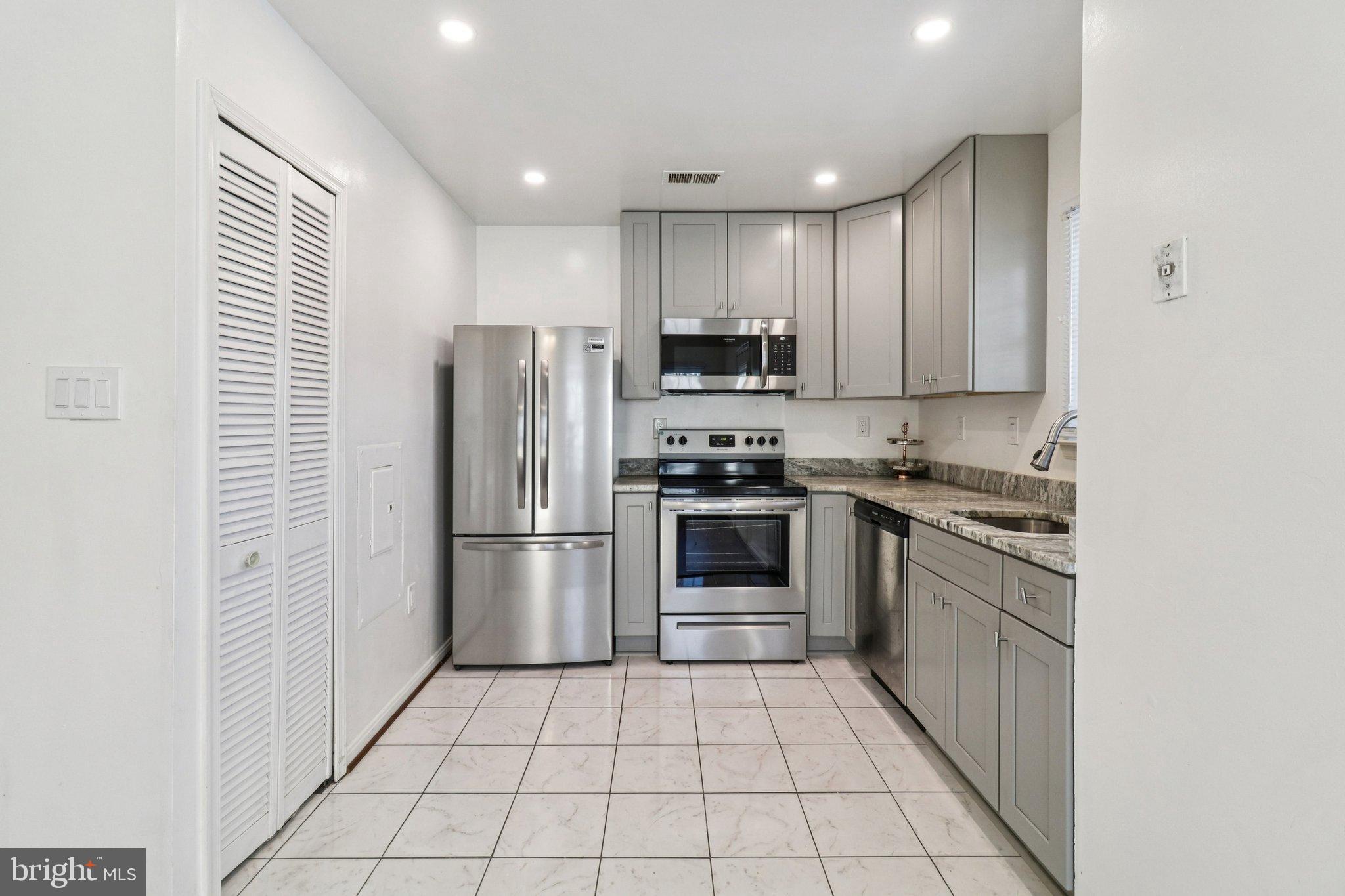 WESTLAKE VILLAGE - Residential