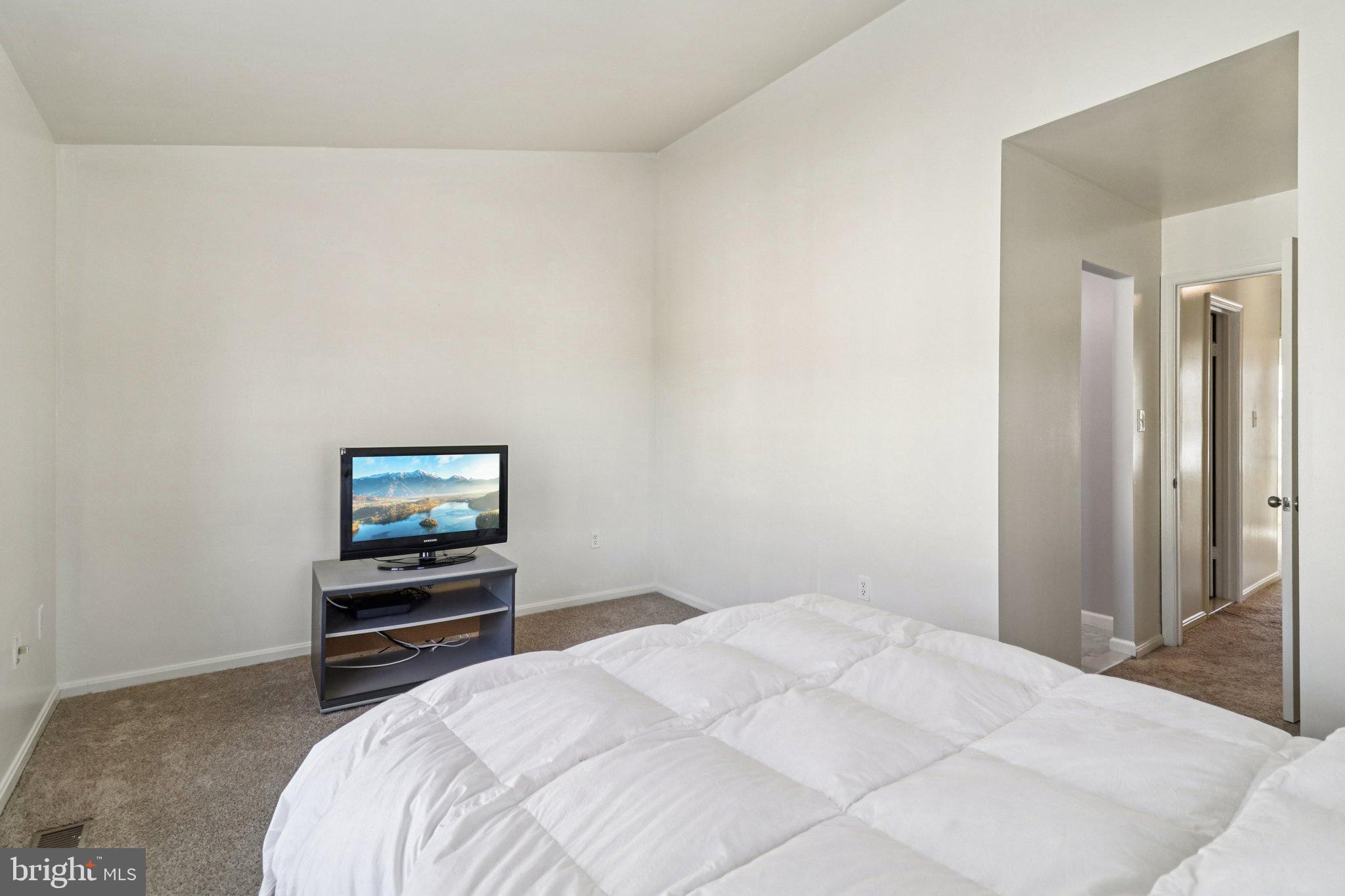 WESTLAKE VILLAGE - Residential