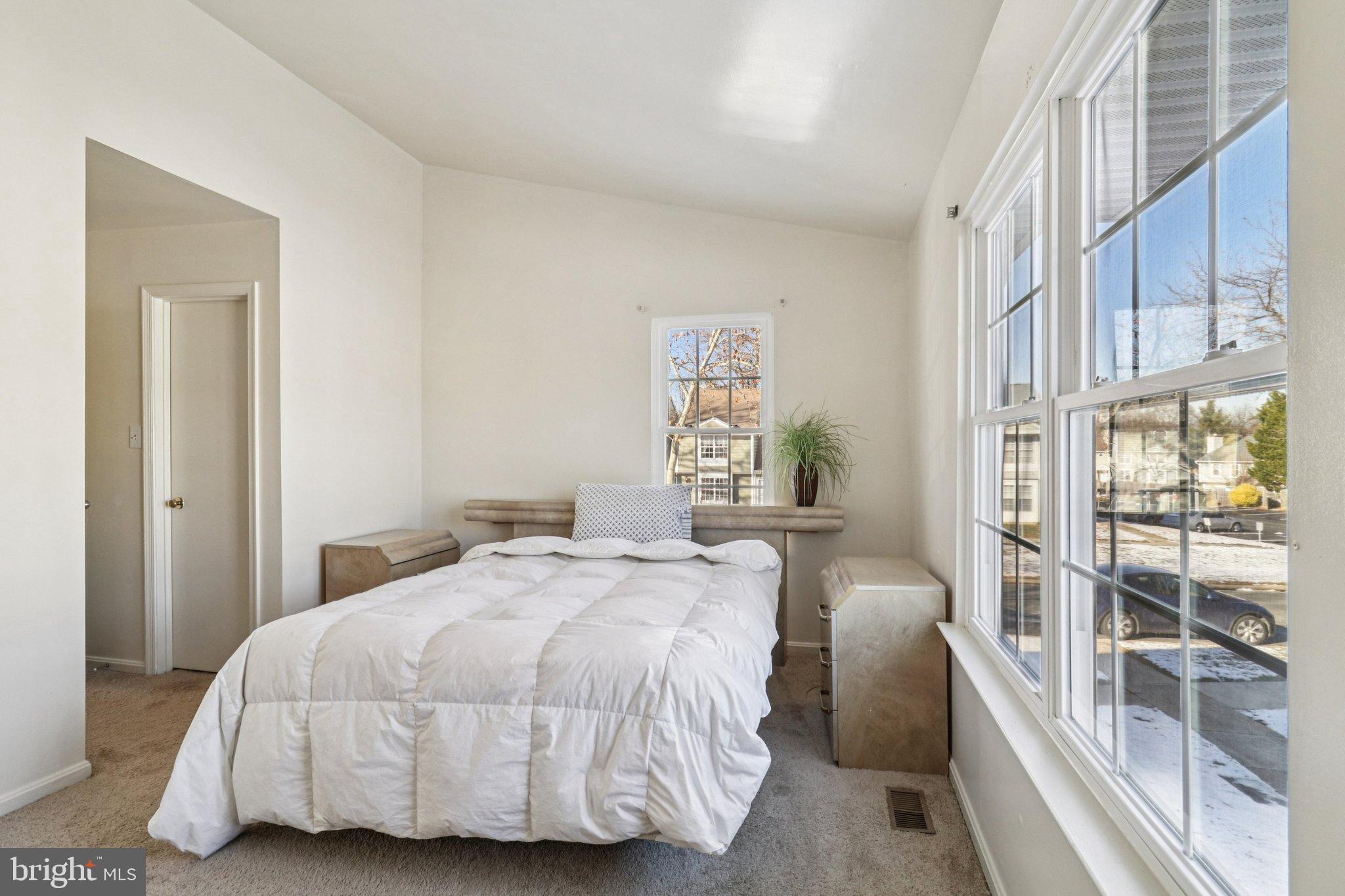 WESTLAKE VILLAGE - Residential