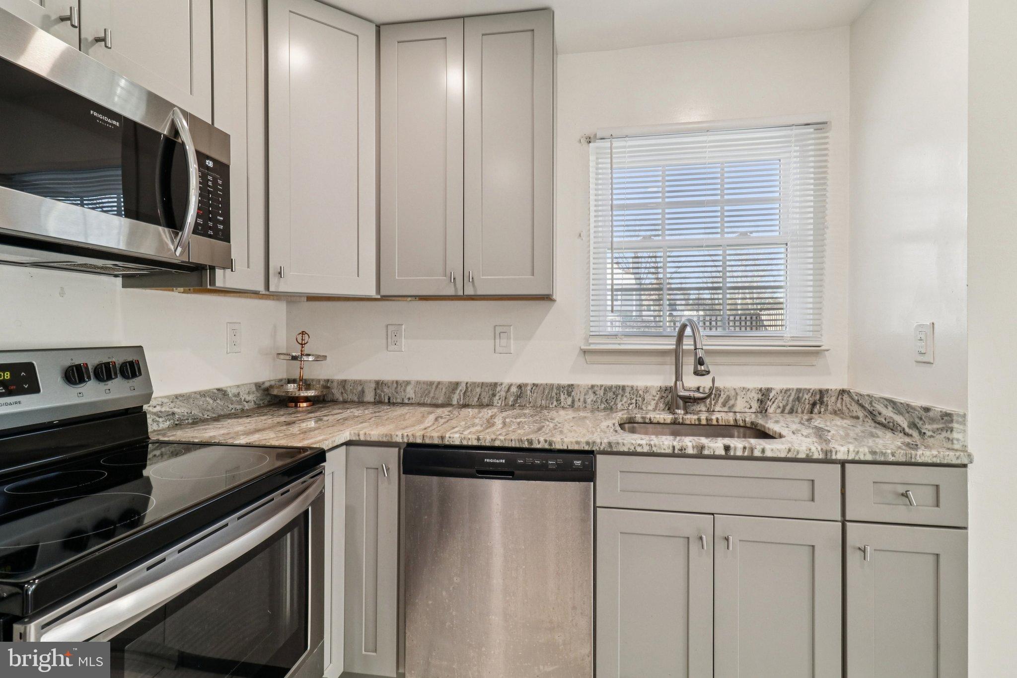 WESTLAKE VILLAGE - Residential