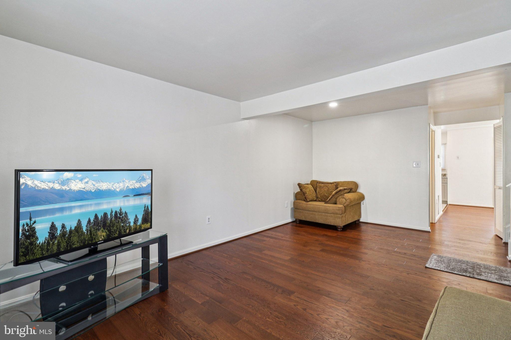 WESTLAKE VILLAGE - Residential