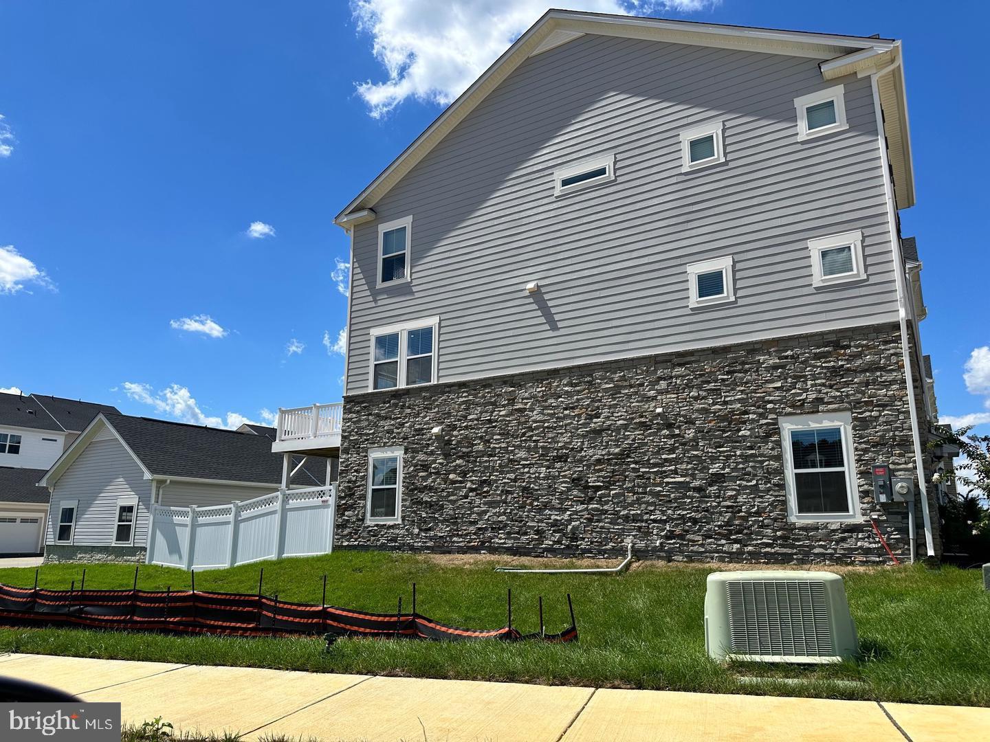 WHITE PLAINS - Residential