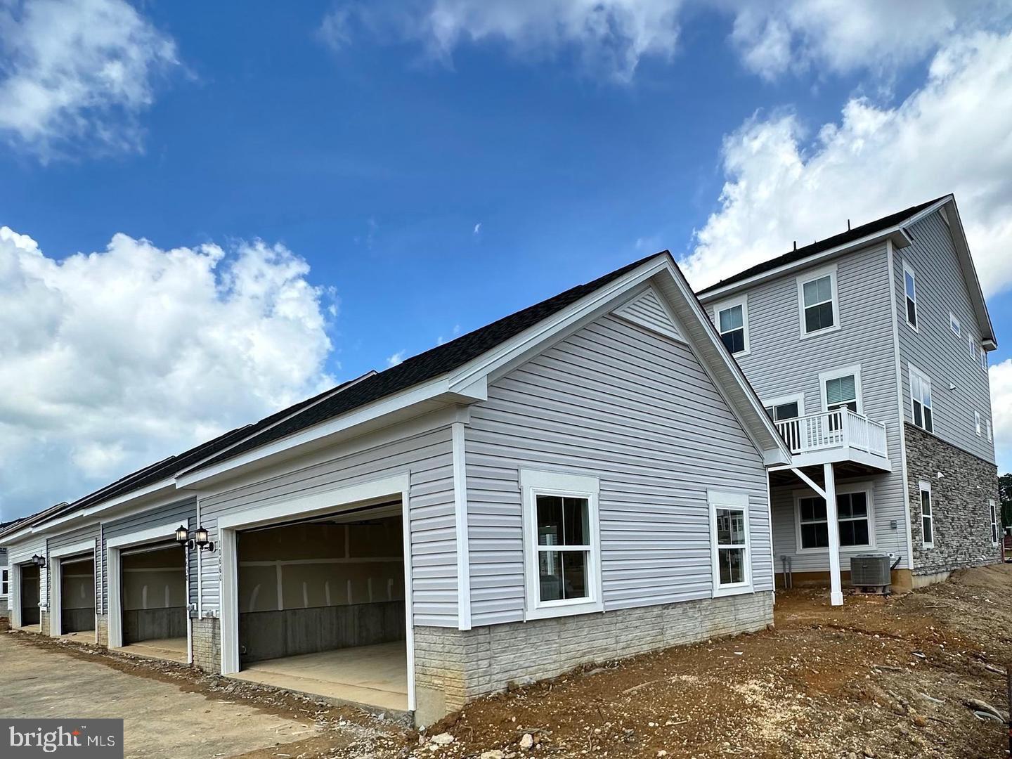 WHITE PLAINS - Residential