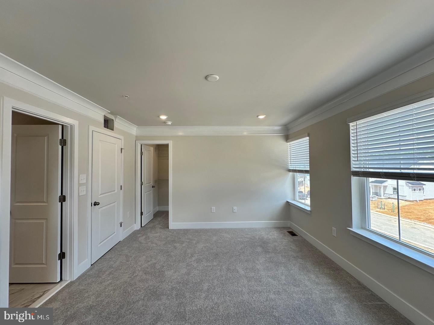 WHITE PLAINS - Residential