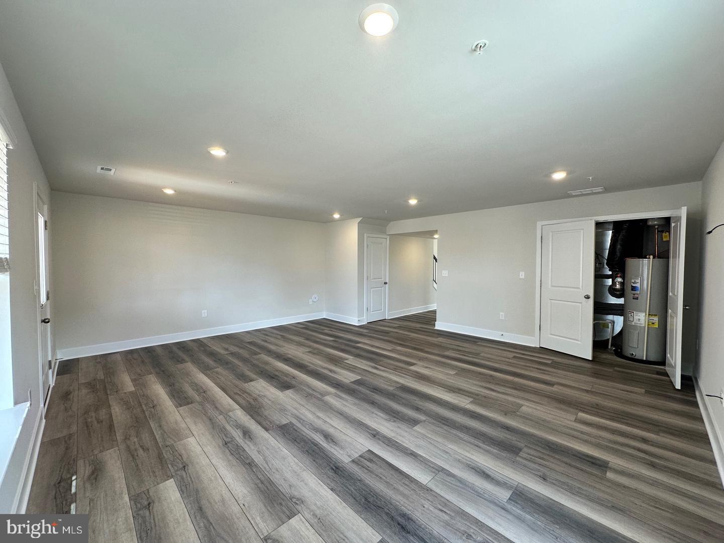 WHITE PLAINS - Residential