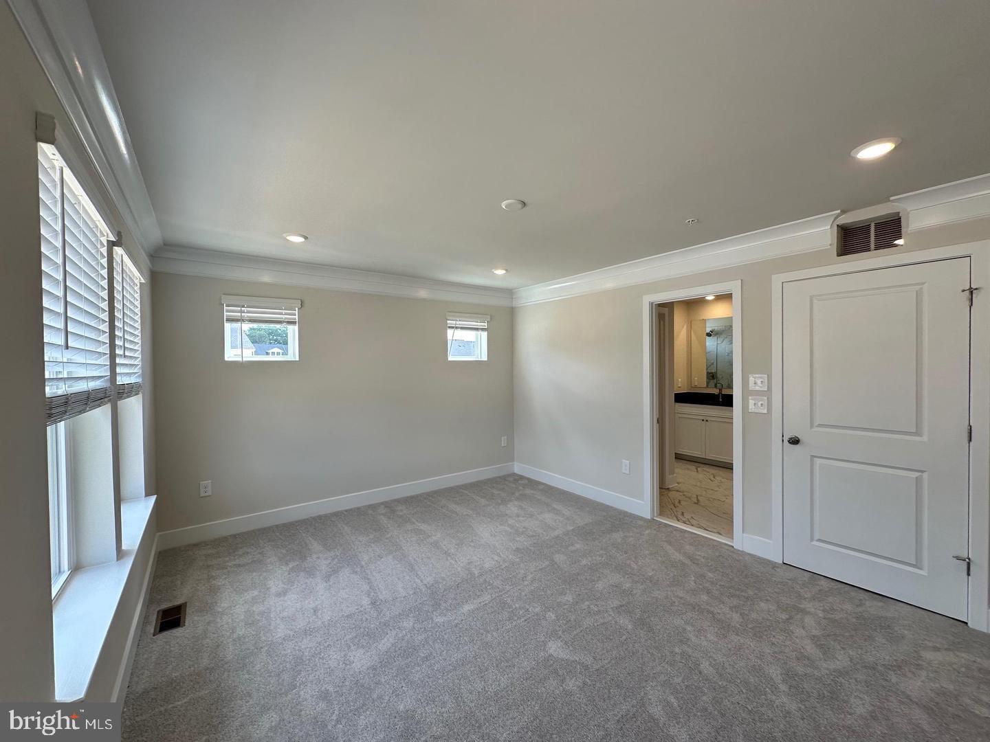 WHITE PLAINS - Residential