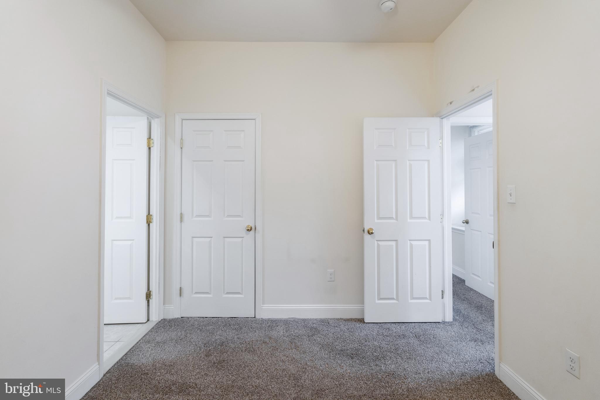 ROXBOROUGH - Residential Lease