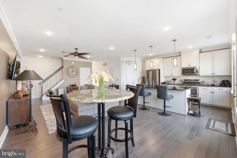 Townhouse For Rent - 42017 Glade Creek Terrace<br/> Loudoun County, ALDIE, VA 20105