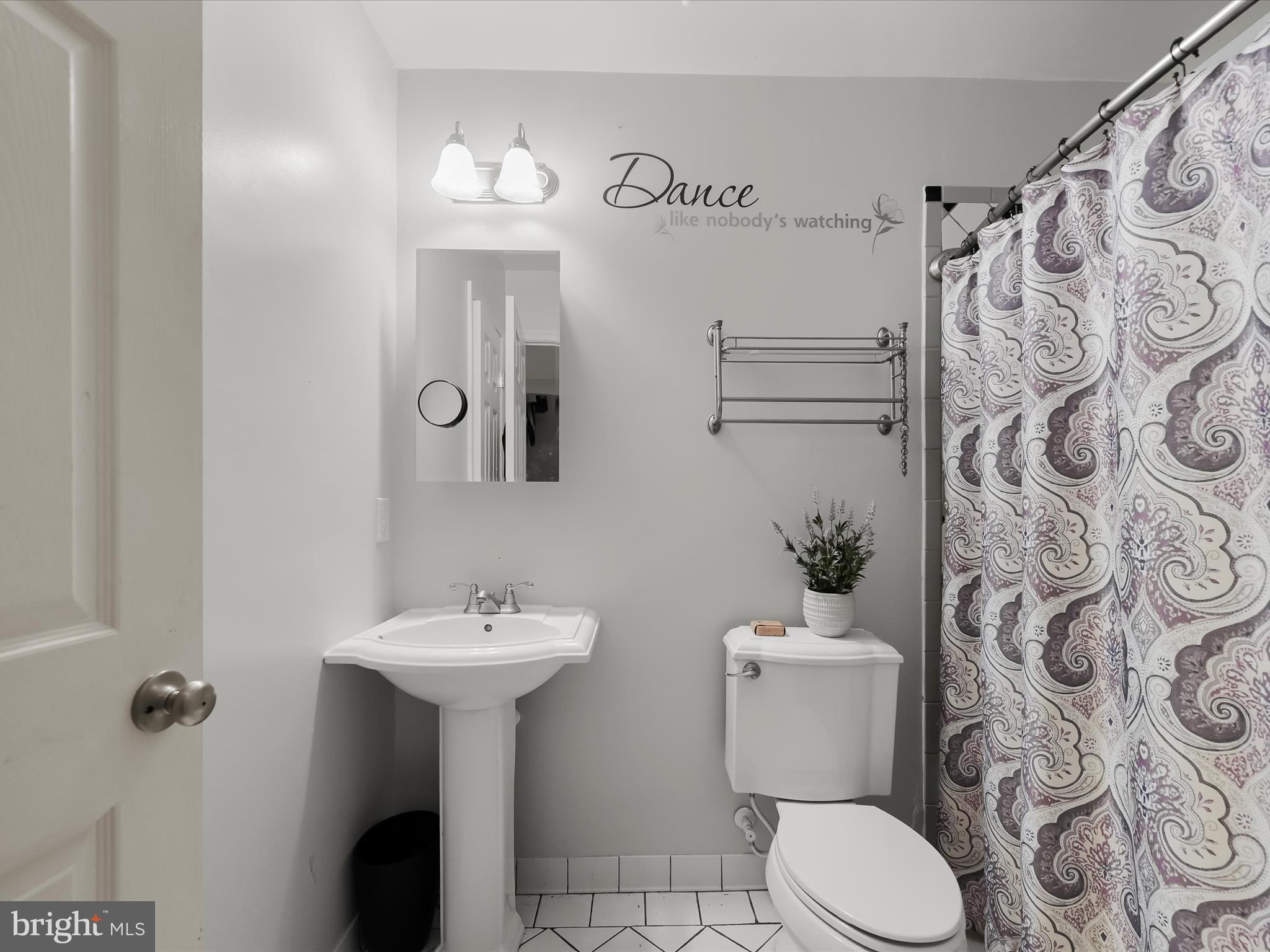 SARAHS CHOICE - Residential