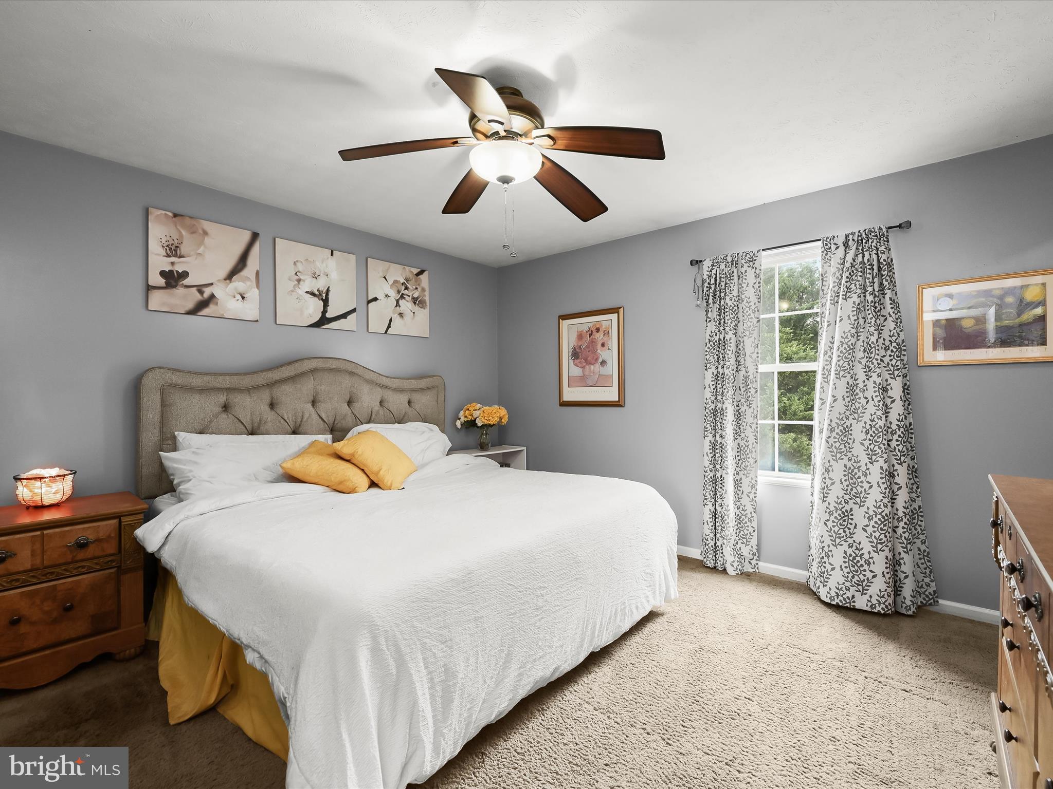 SARAHS CHOICE - Residential