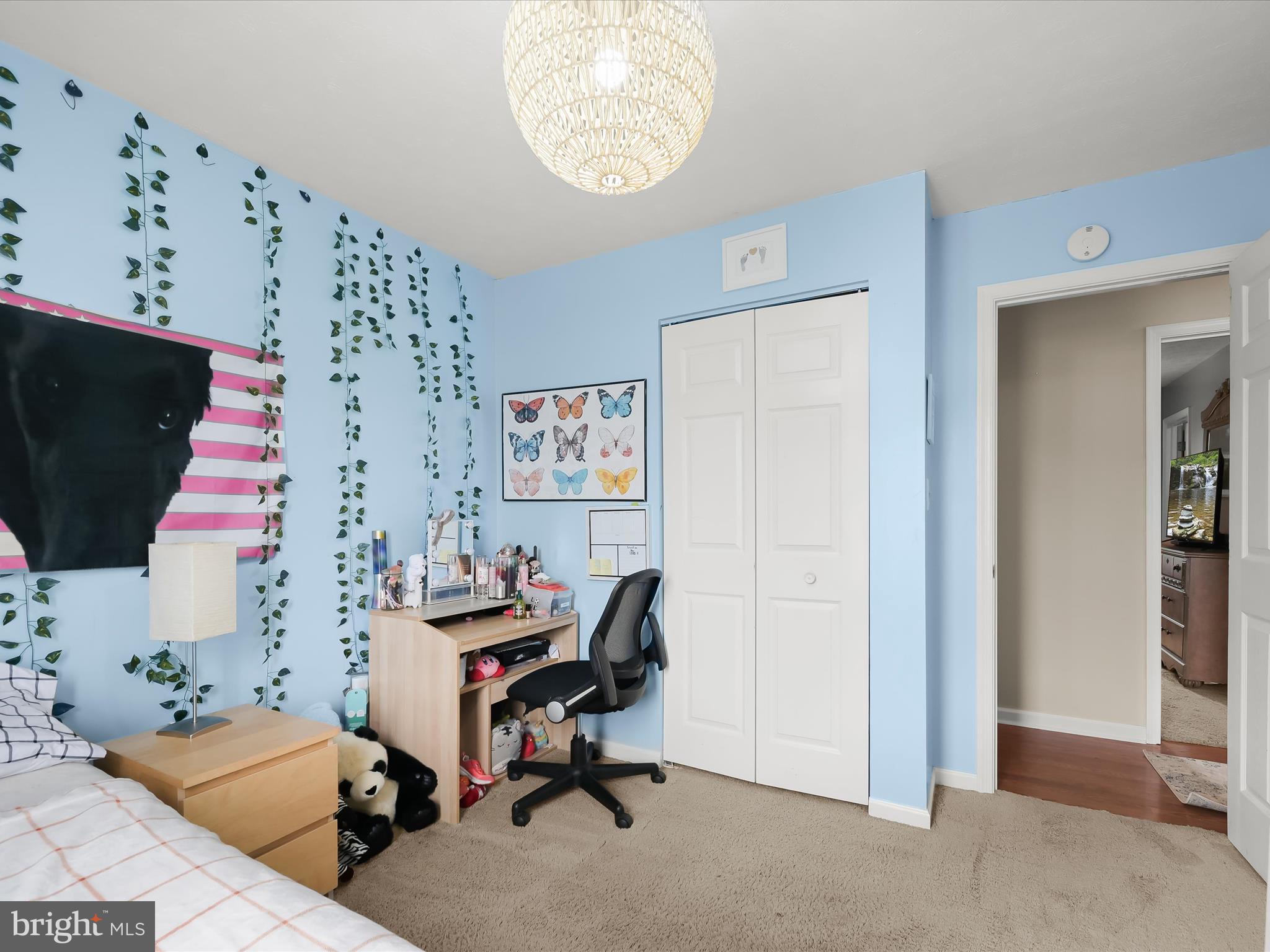 SARAHS CHOICE - Residential