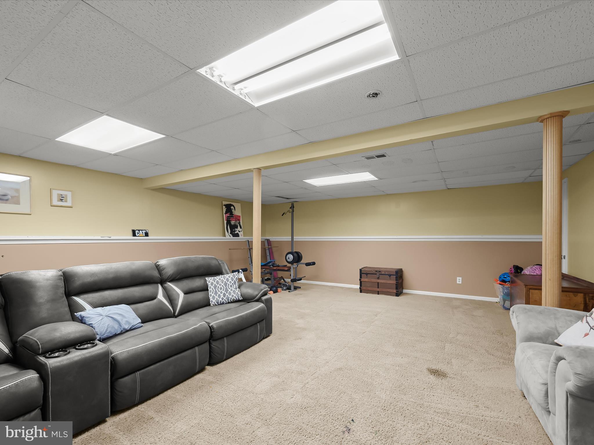 SARAHS CHOICE - Residential