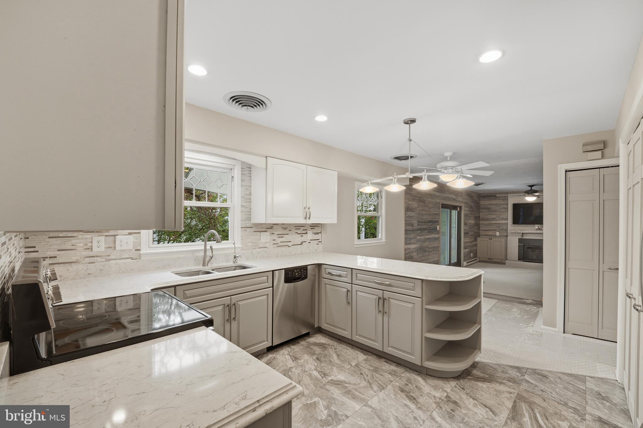 13106 PARKRIDGE CIRCLE
