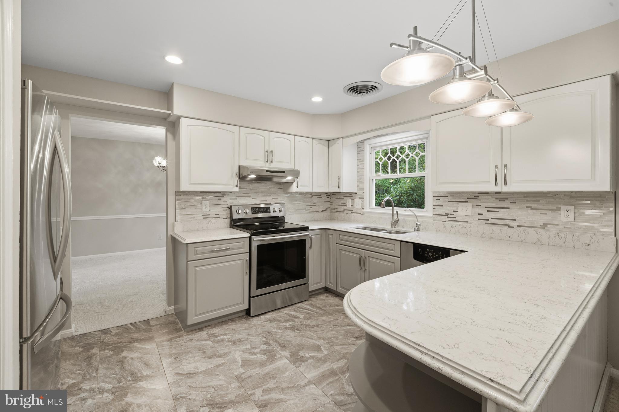 13106 PARKRIDGE CIRCLE