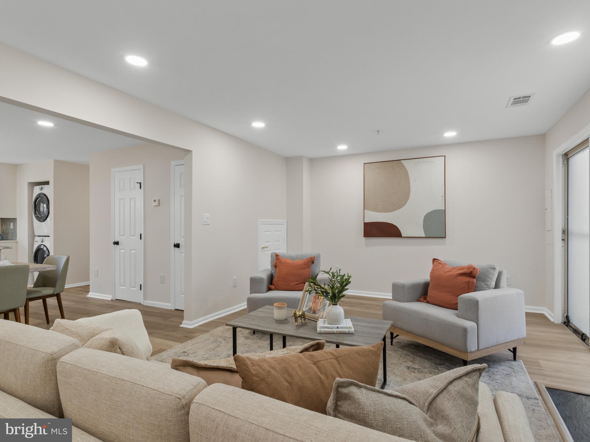 WILKINSON PLAZA - Residential