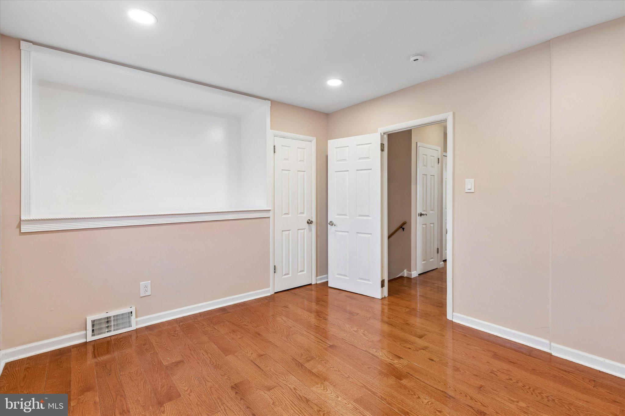 COLONIAL VIL - Residential