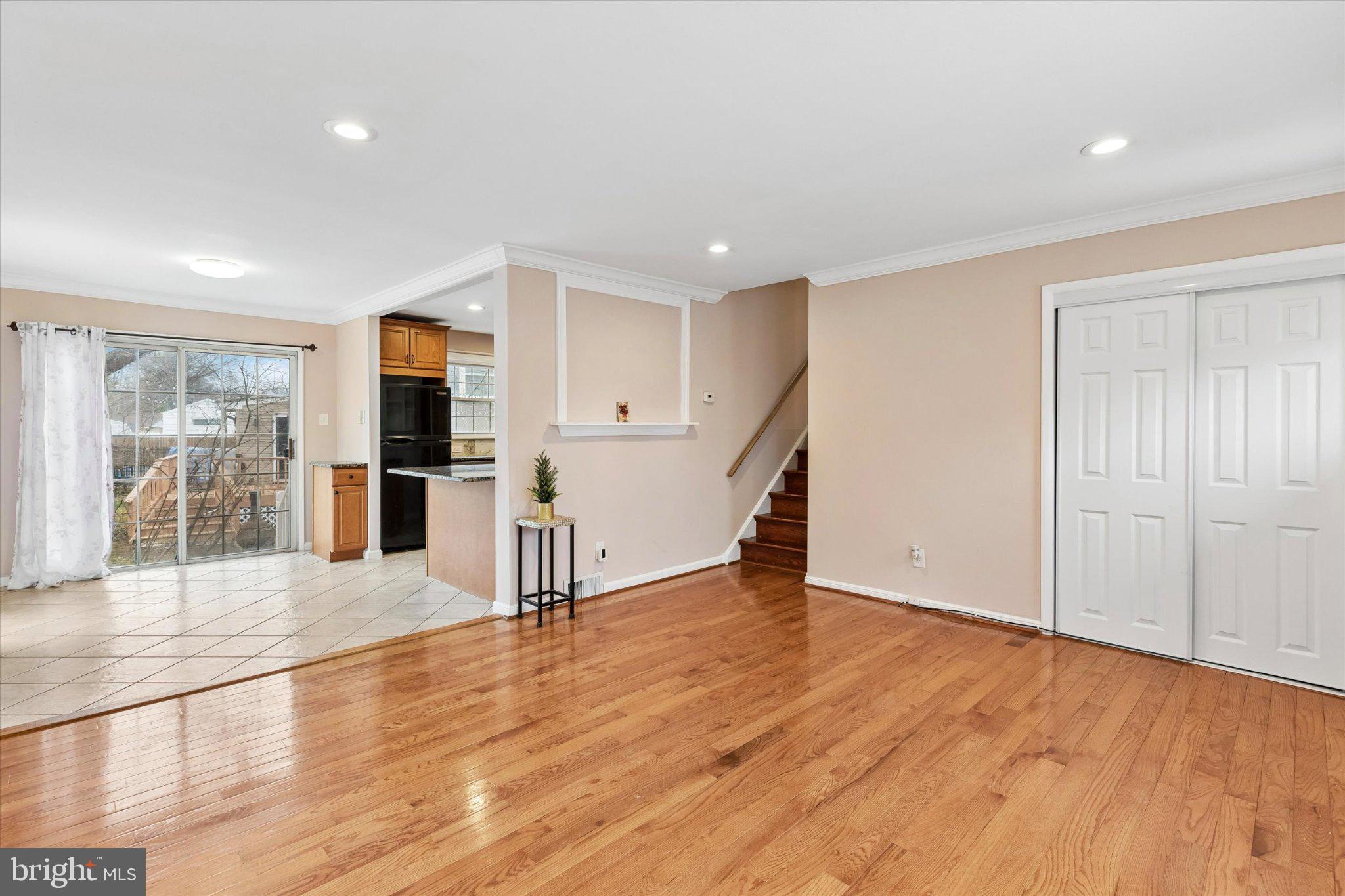 COLONIAL VIL - Residential