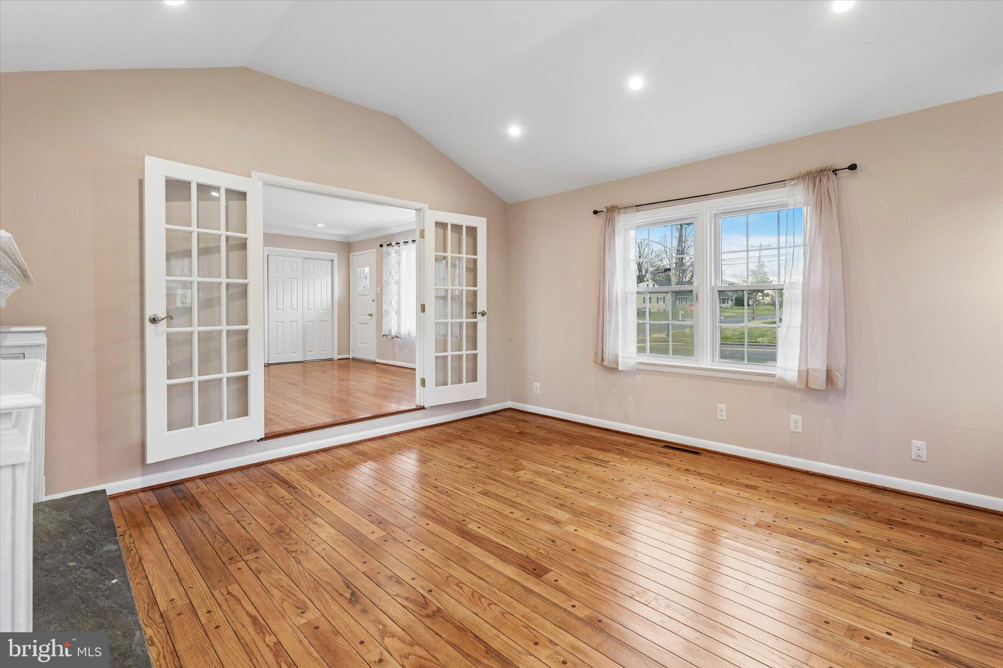 COLONIAL VIL - Residential