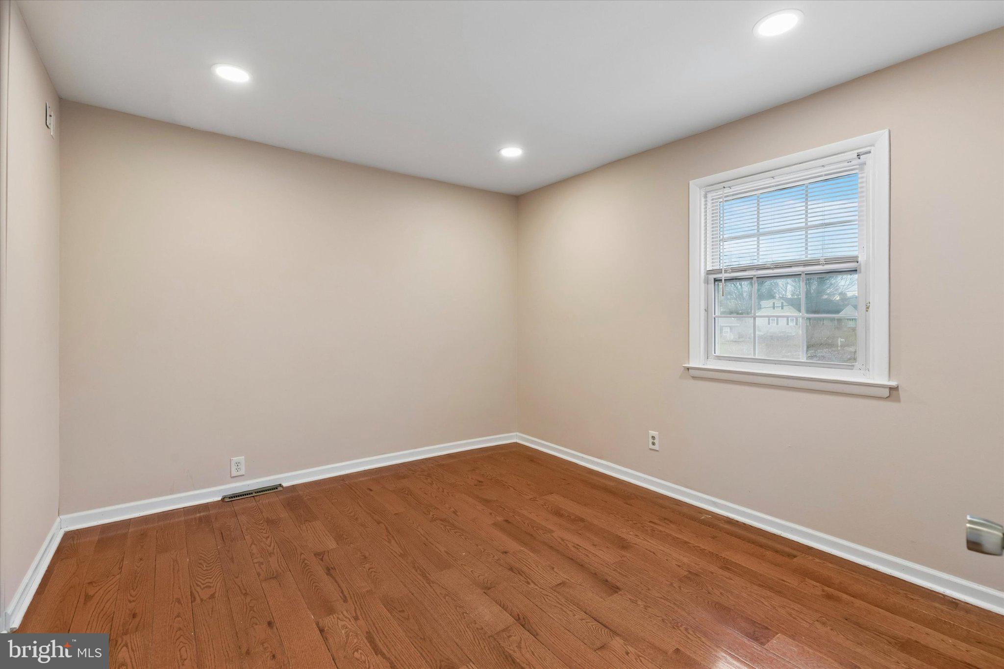 COLONIAL VIL - Residential