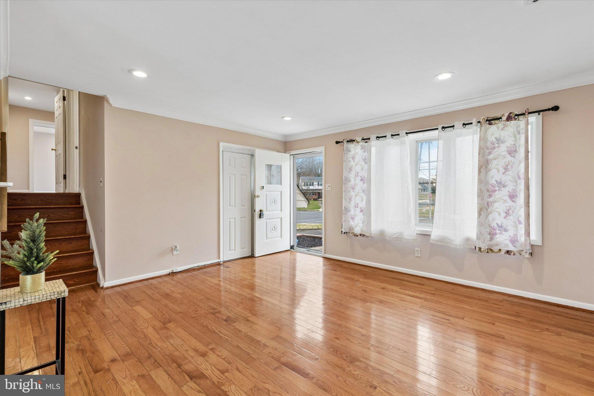 COLONIAL VIL - Residential