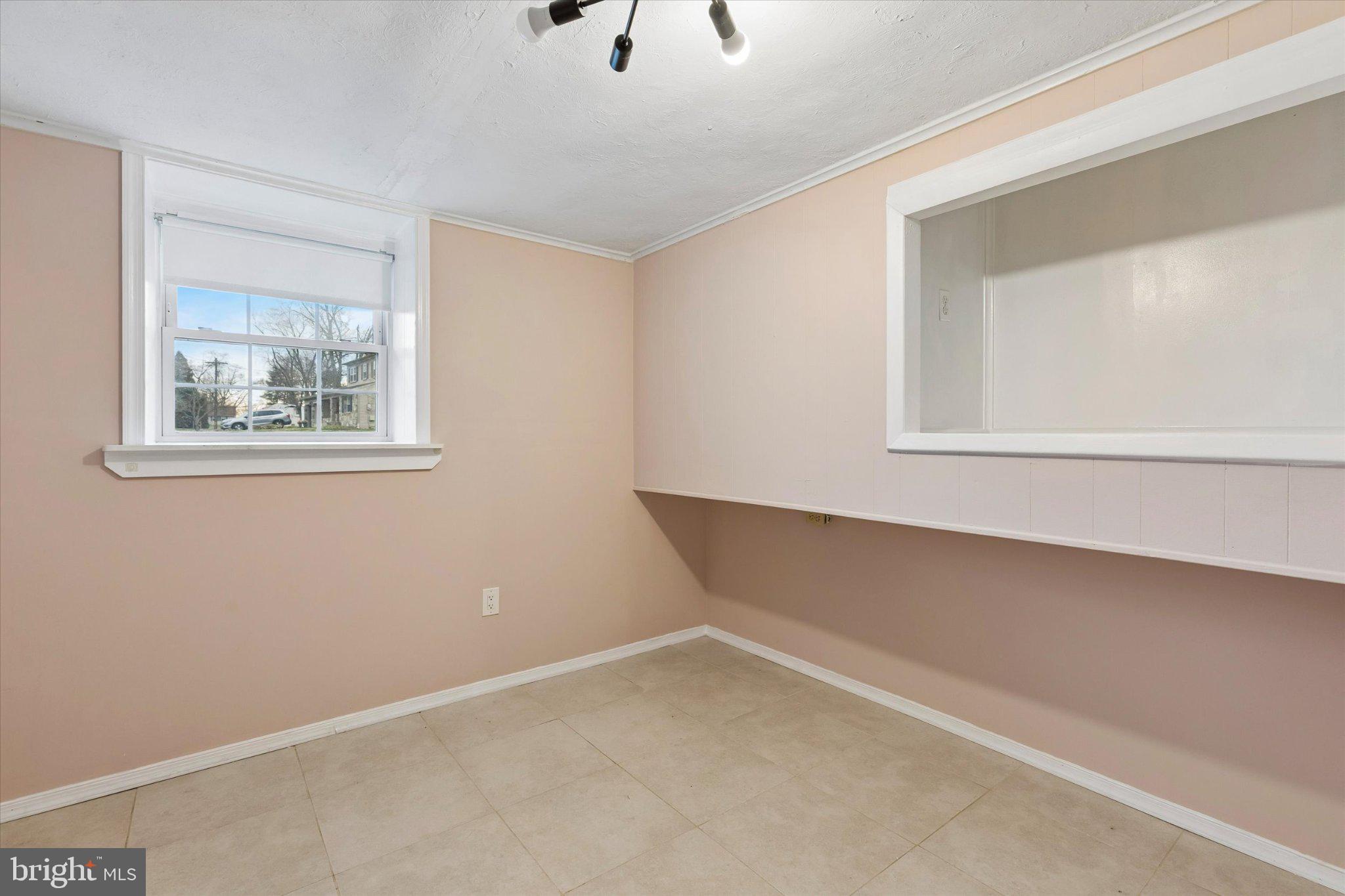 COLONIAL VIL - Residential