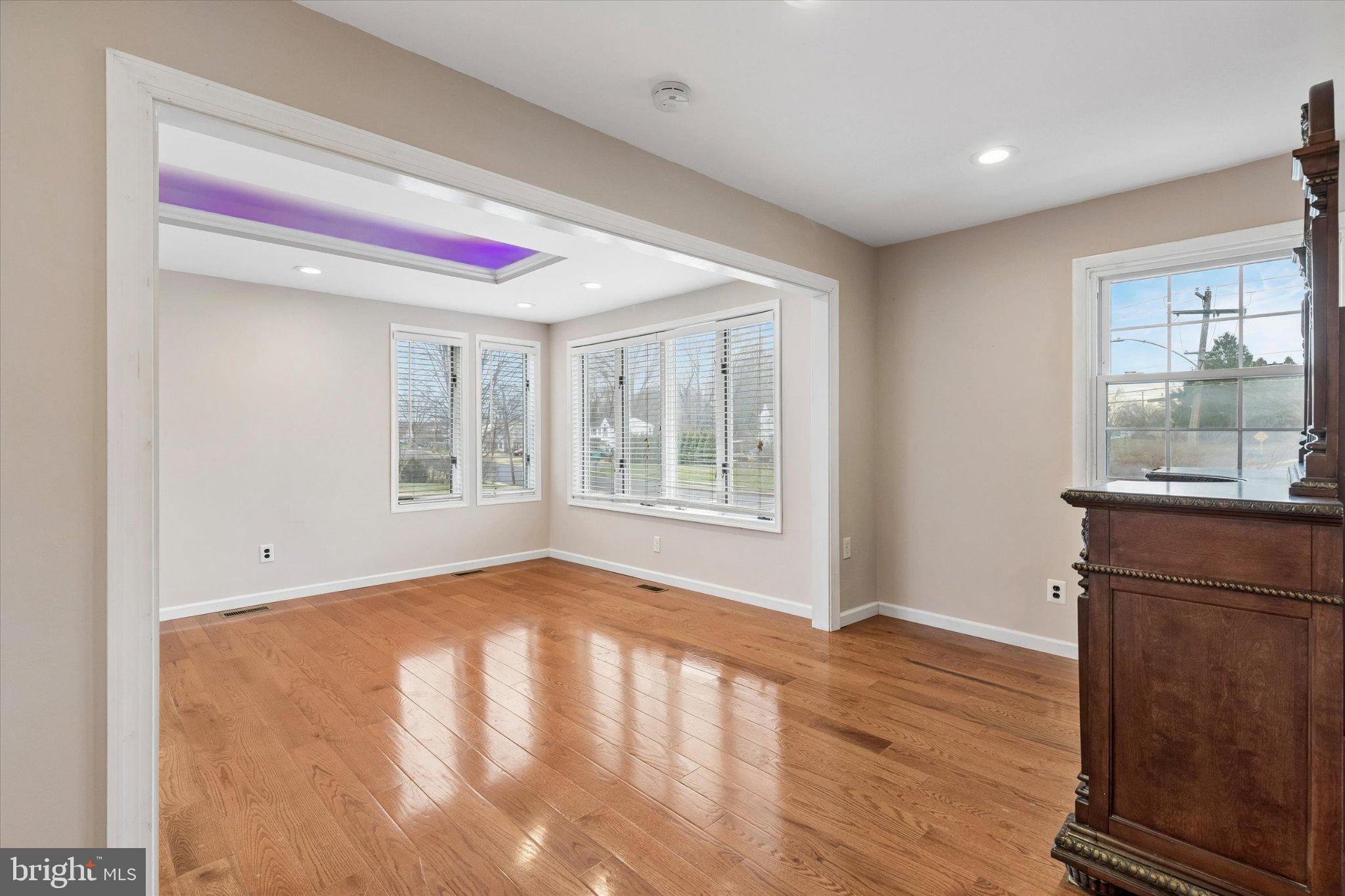 COLONIAL VIL - Residential