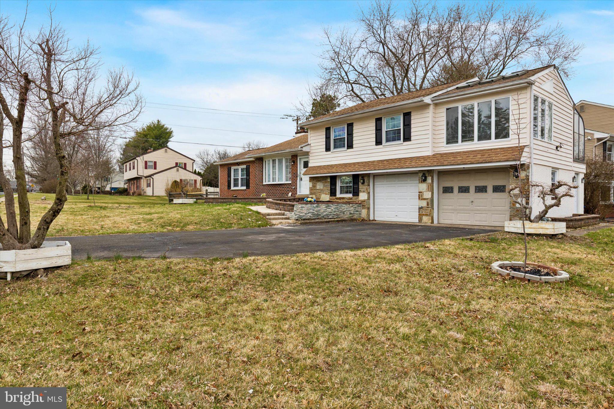 COLONIAL VIL - Residential