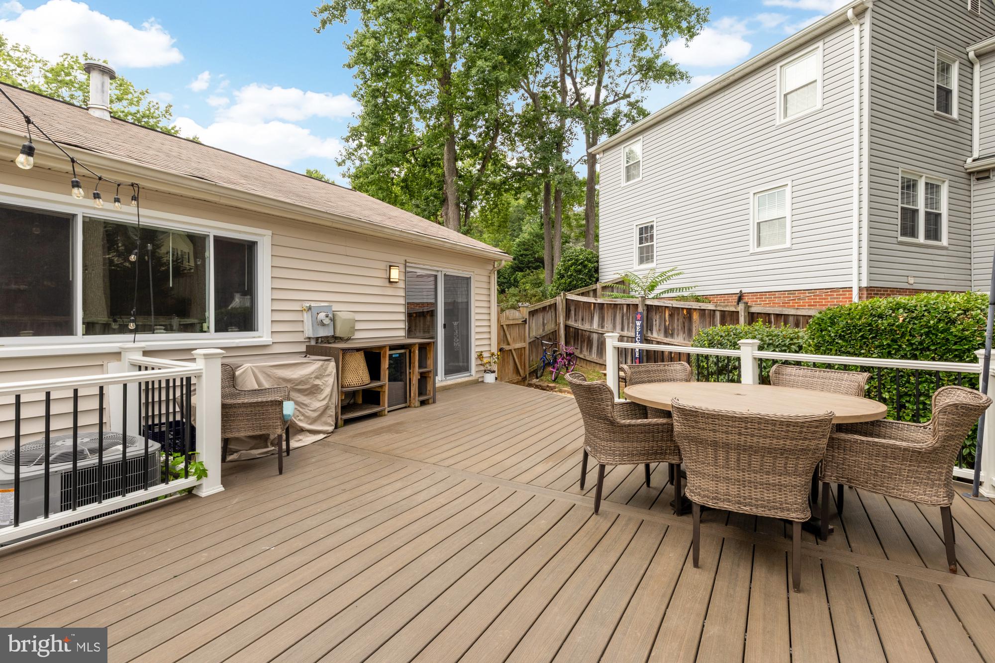 STONEYBROOKE - Residential