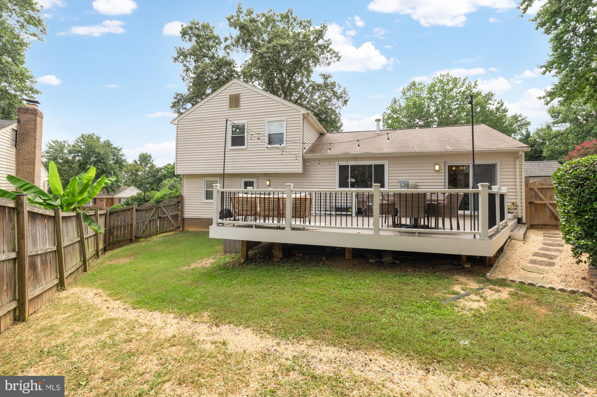 STONEYBROOKE - Residential