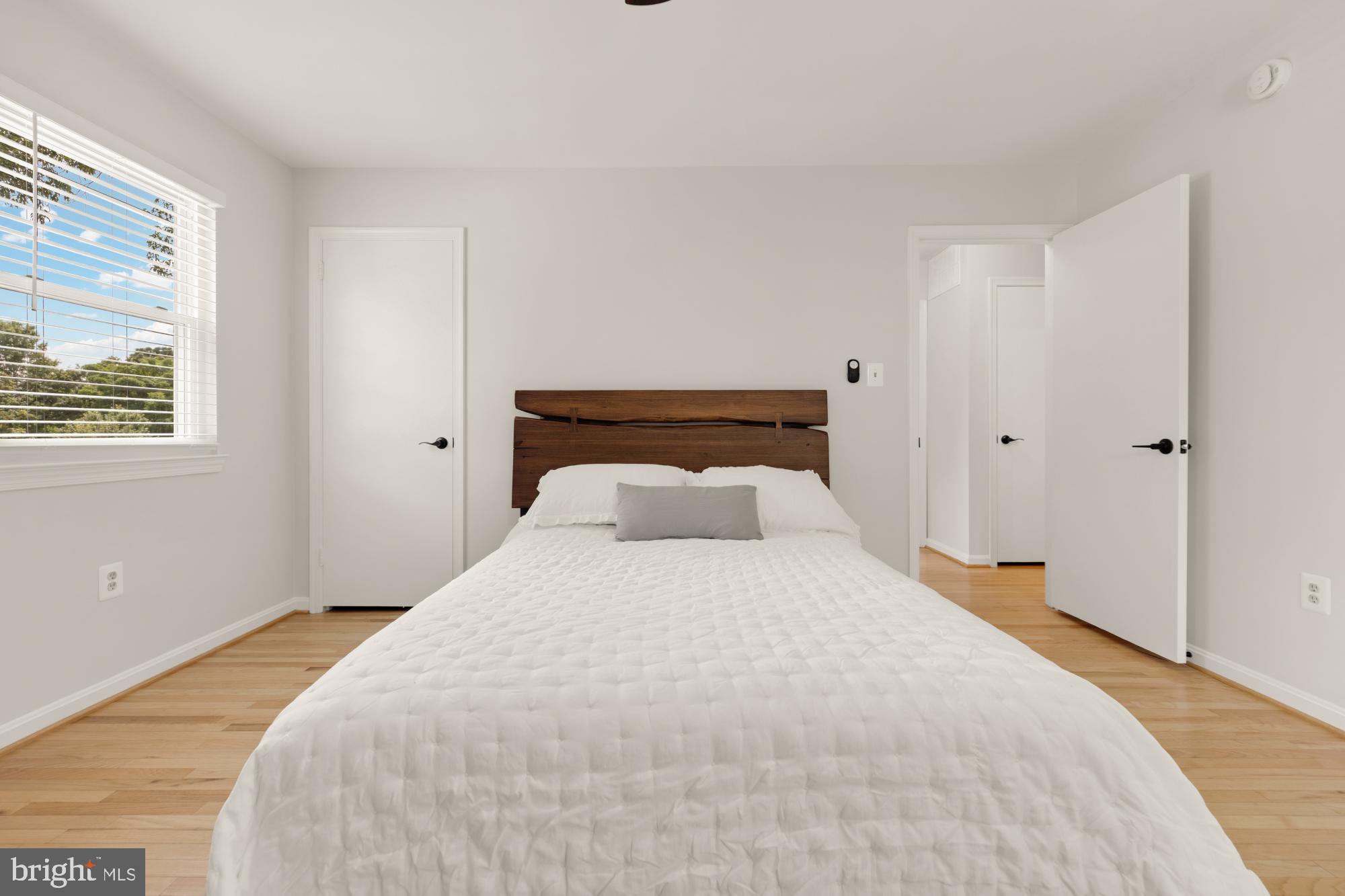 STONEYBROOKE - Residential